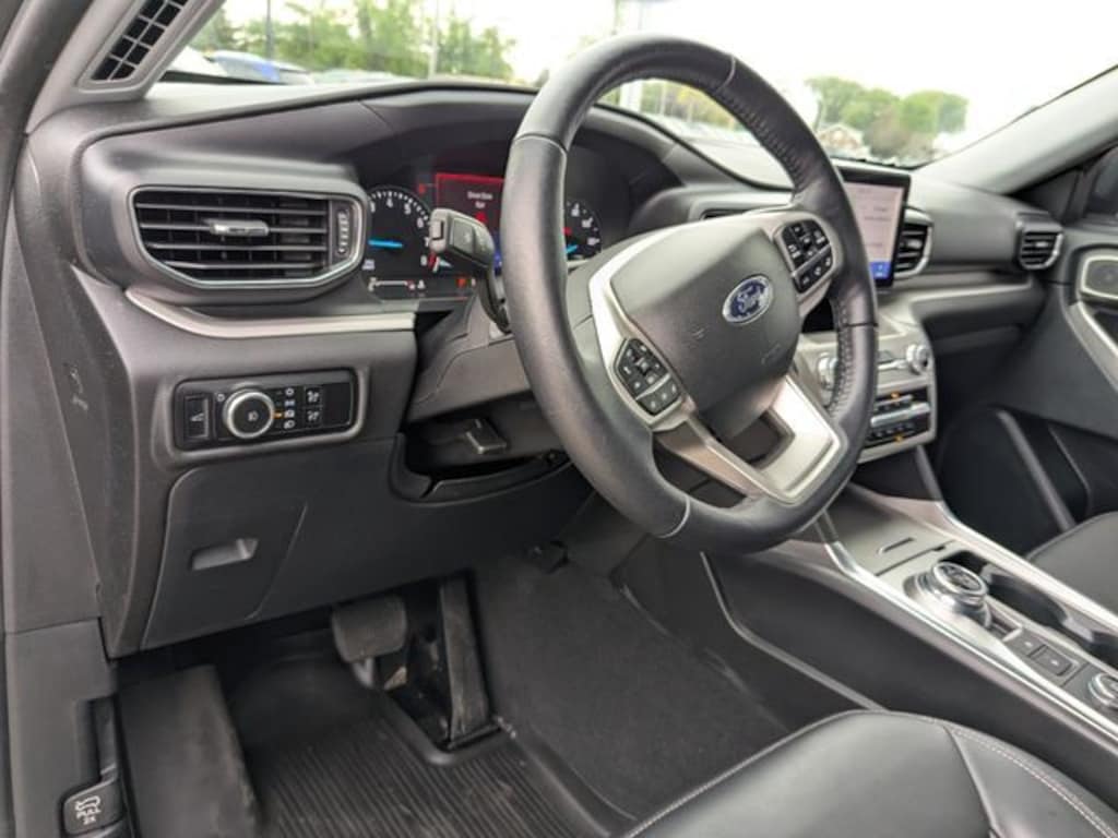Used 2023 Ford Explorer XLT SUV