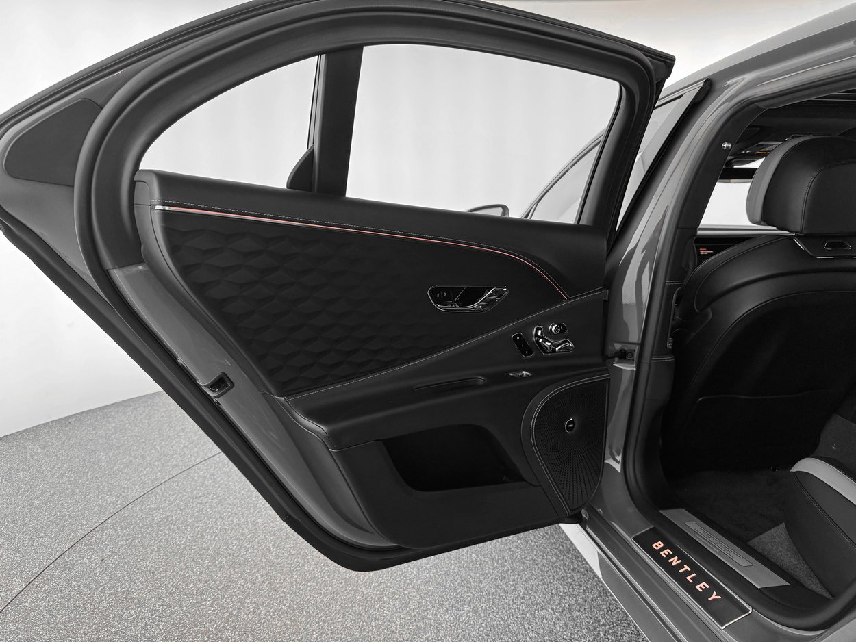 2025 Bentley Flying Spur Speed - Photo 32