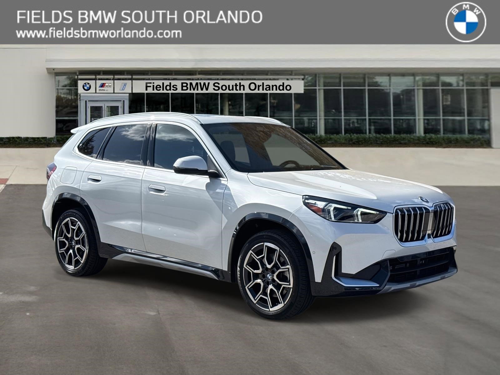 2025 BMW X1 28i's photo