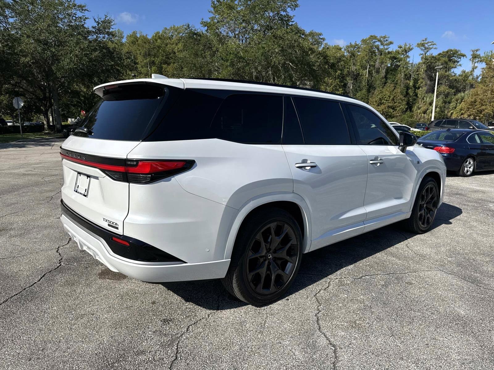 2025 Lexus TX 500h F SPORT Performance Luxury photo 3