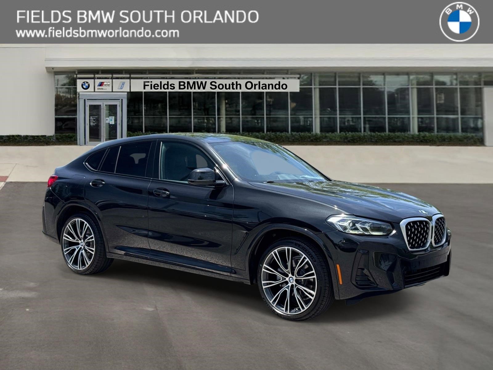 2023 BMW X4 xDrive30i's photo