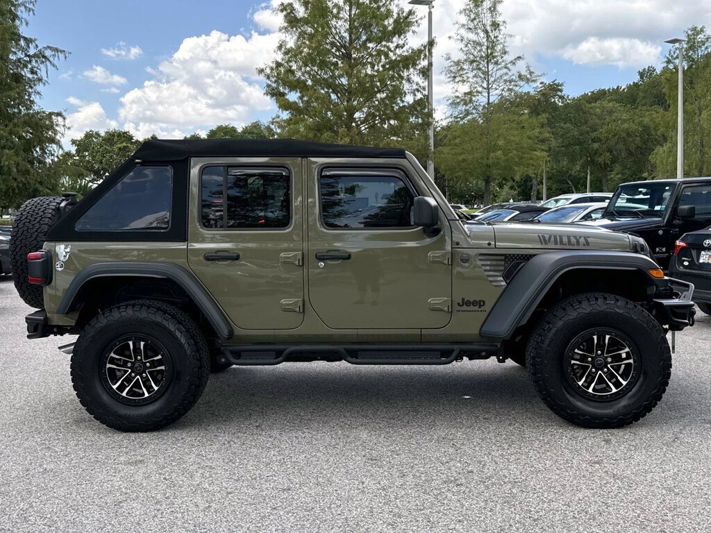 Used 2025 Jeep Wrangler SUV