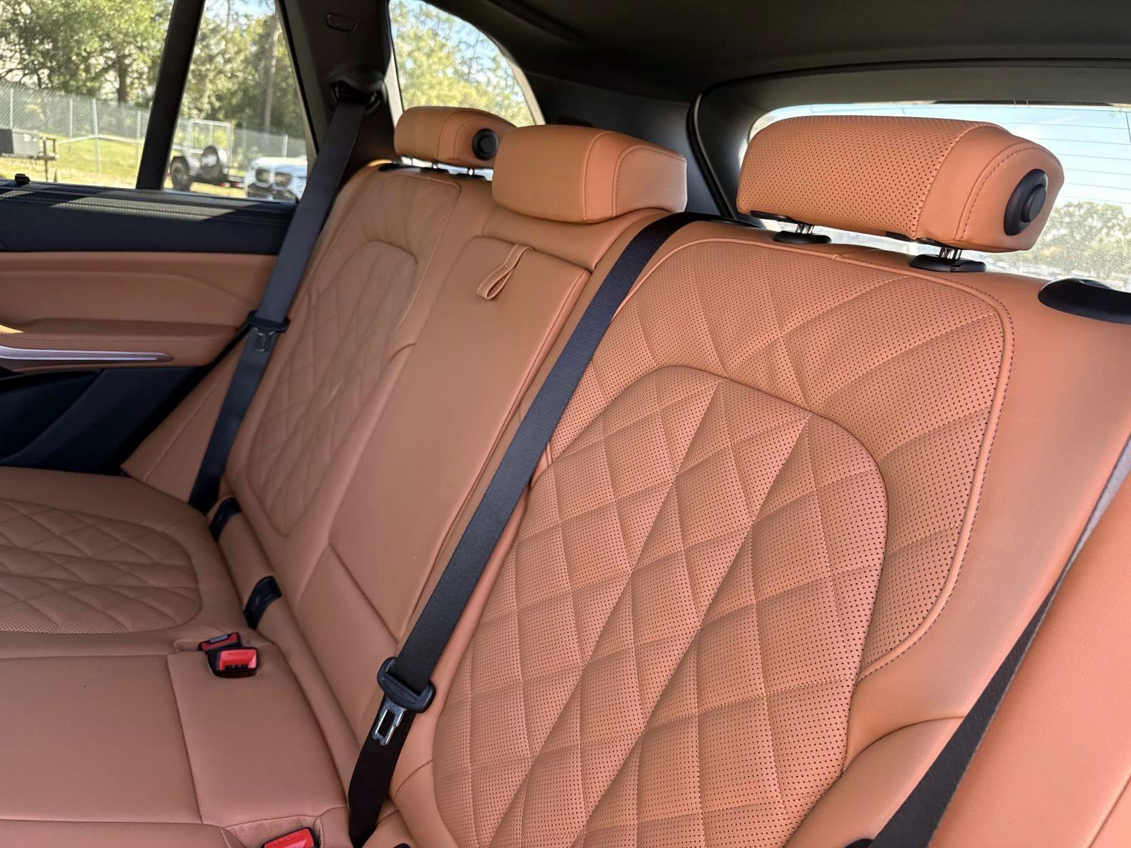 2026 BMW X5 M60i - Photo 15