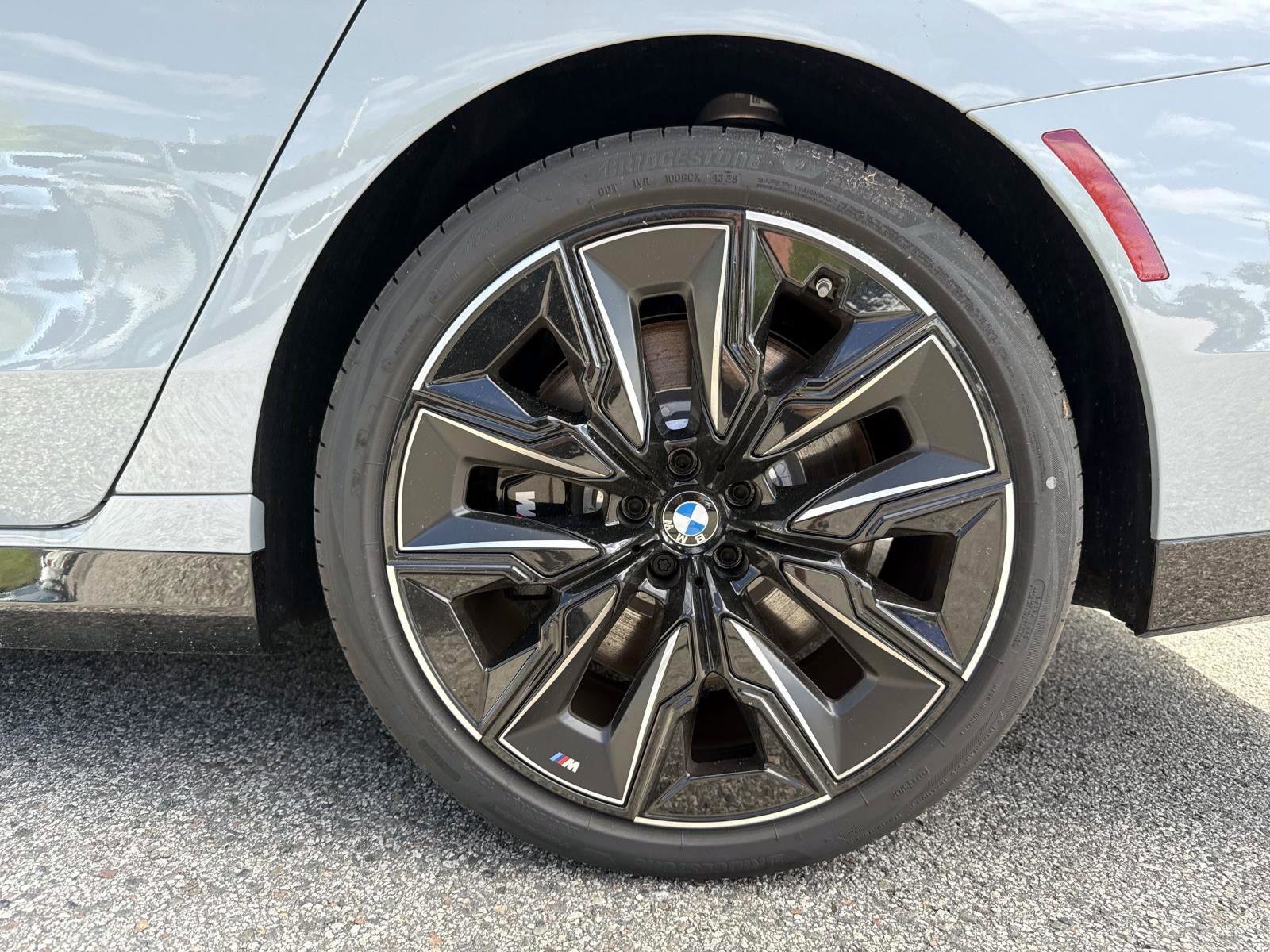 2025 BMW 7 Series 760i - Photo 10