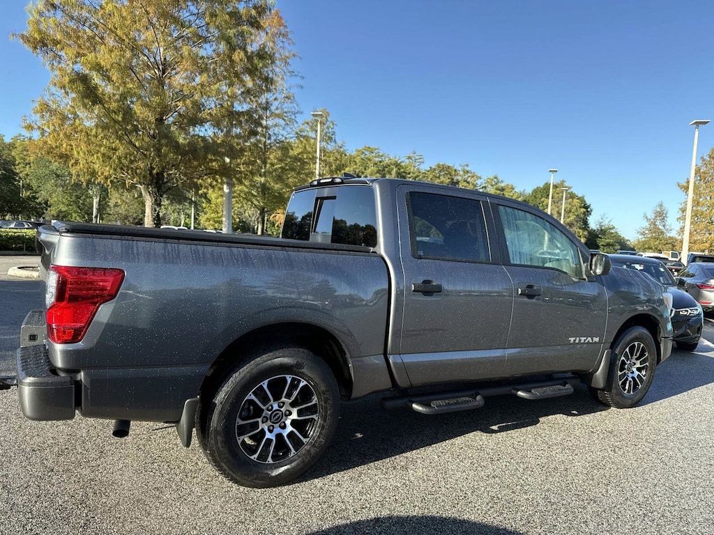 Used 2023 Nissan Titan SV Truck Crew Cab