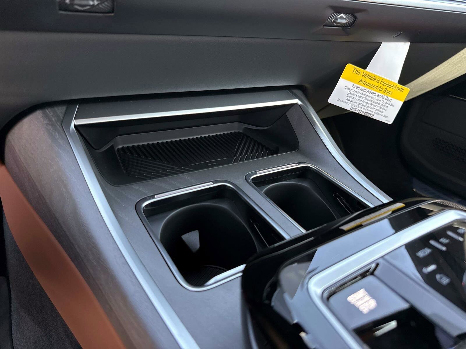 2025 BMW 7 Series 760i - Photo 30