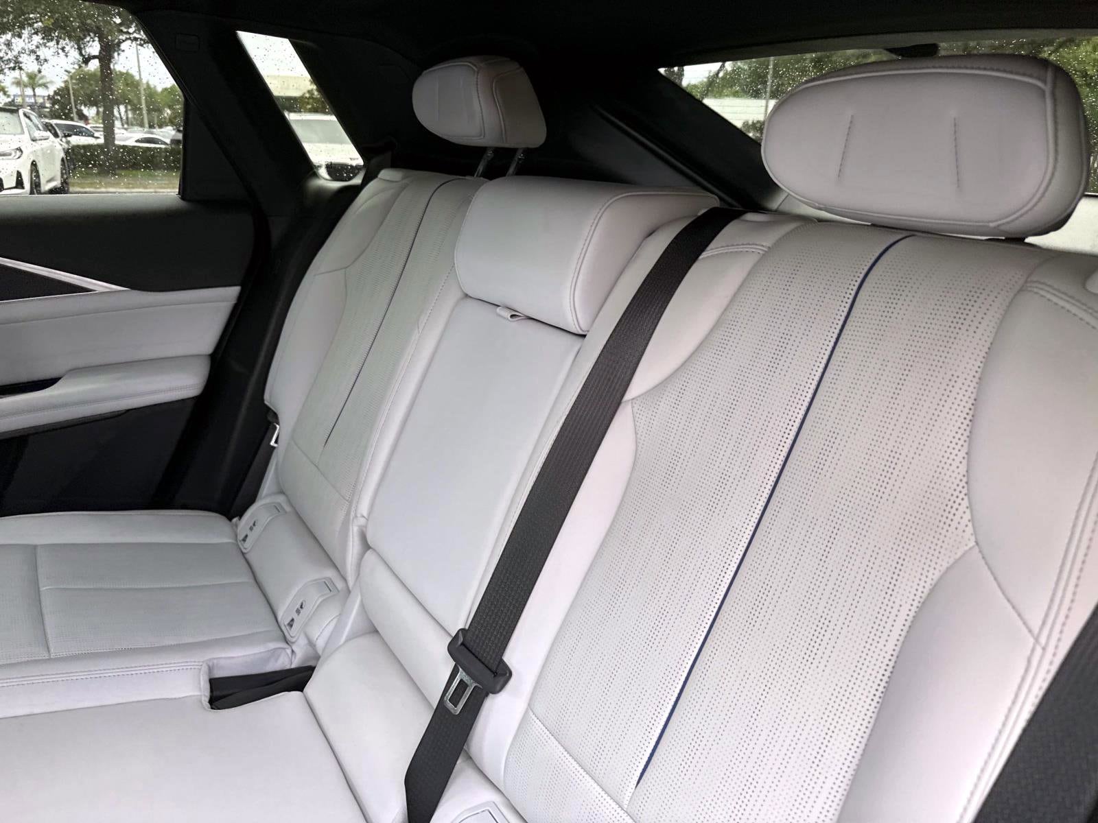 2024 Cadillac LYRIQ Luxury 1 - Photo 15