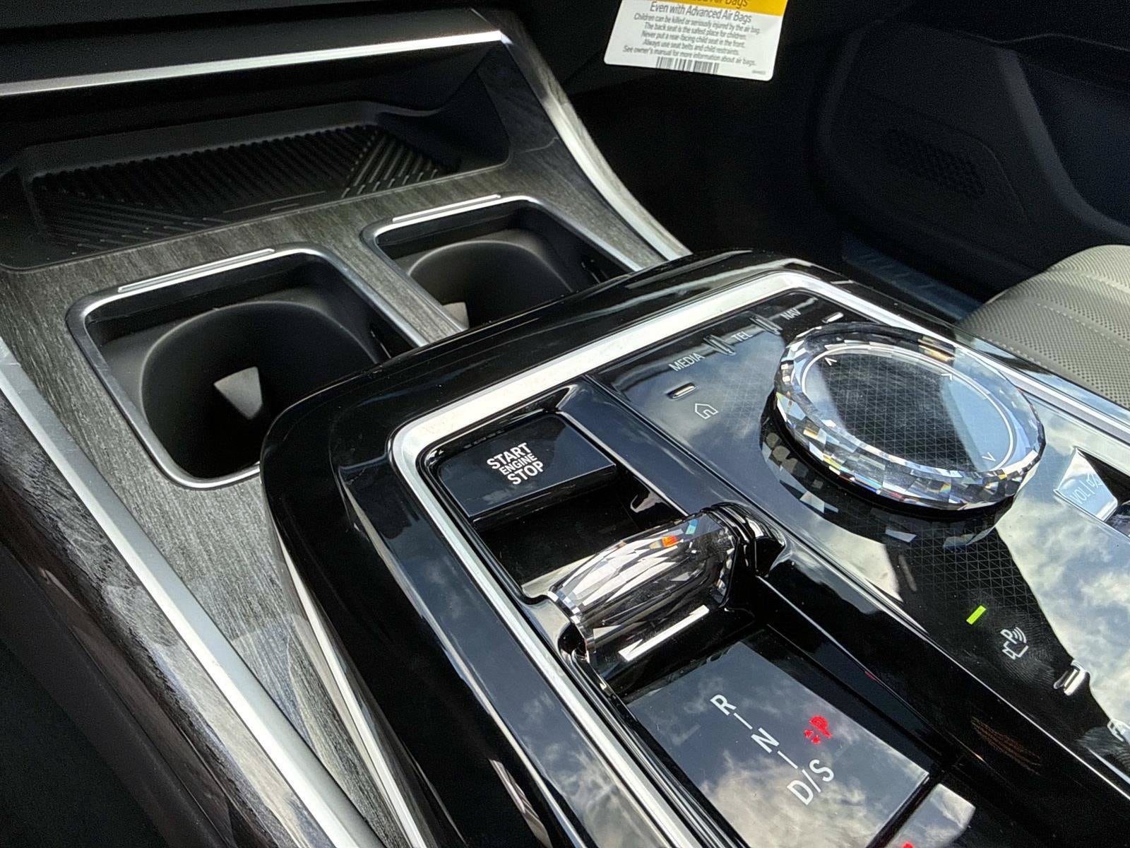 2025 BMW 7 Series 760i - Photo 29