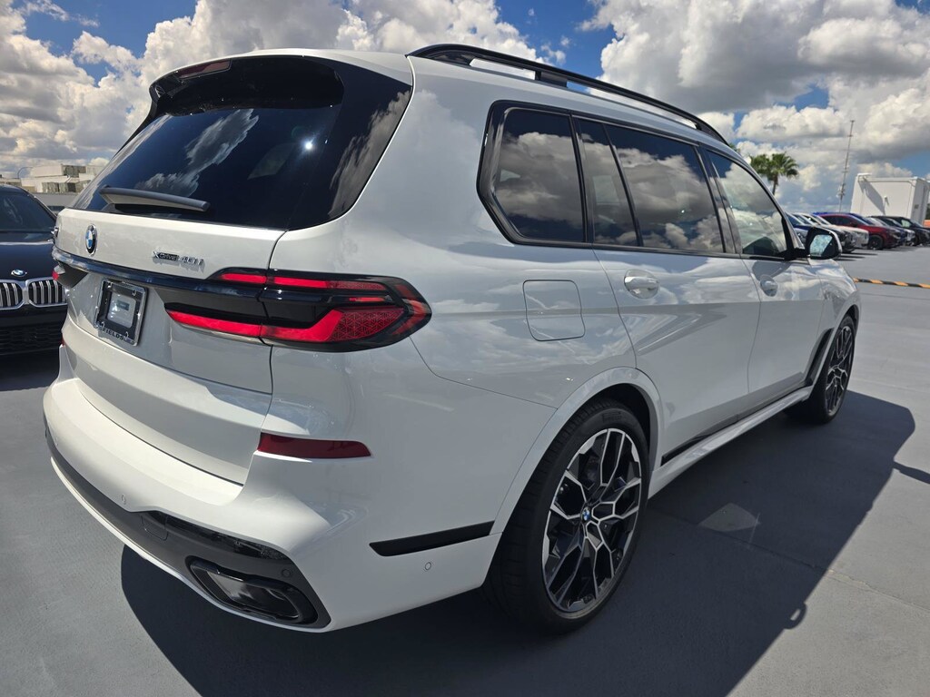 New 2027 BMW X7 xDrive40i xDrive40i Sports Activity Vehicle