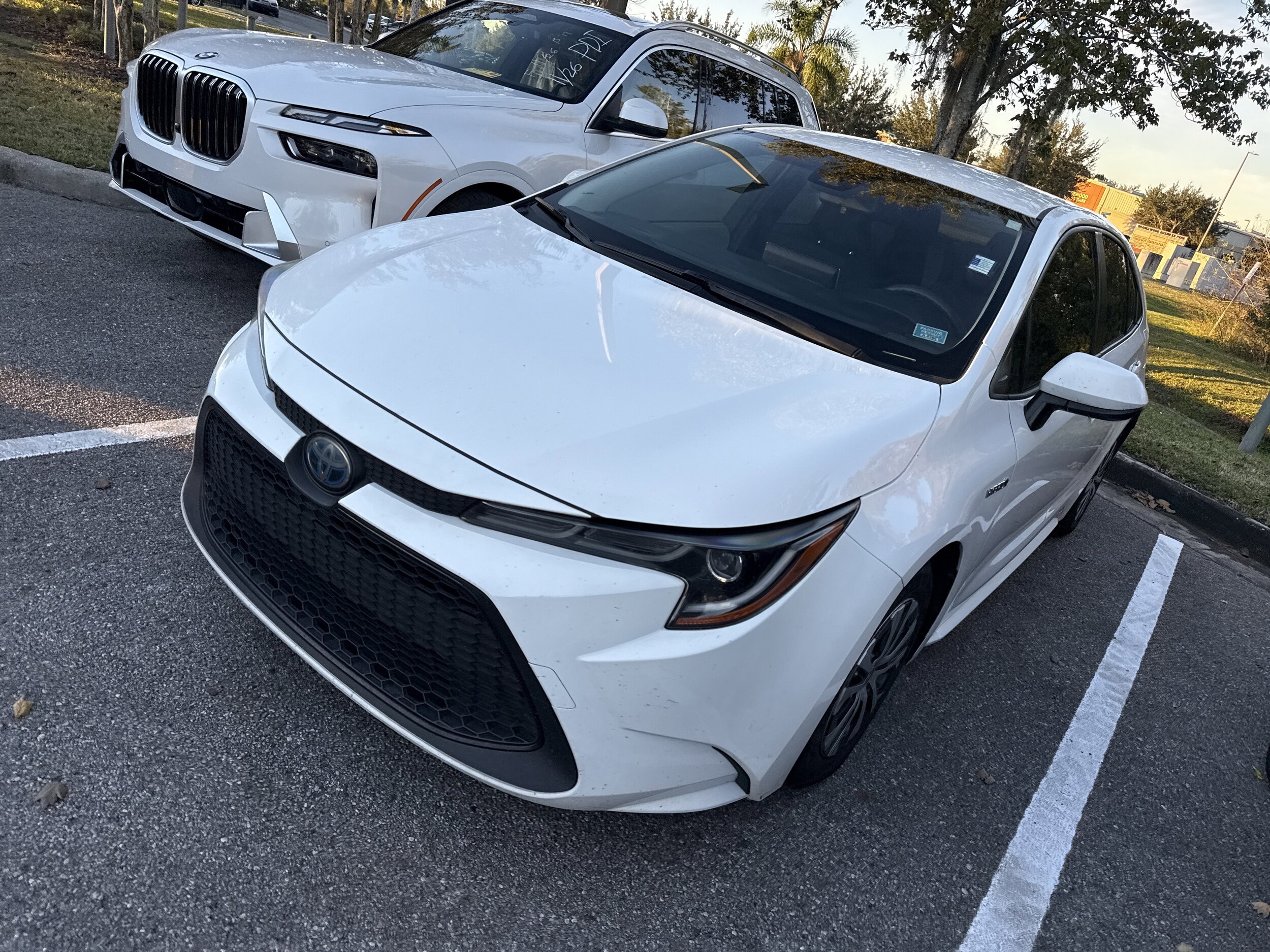 2020 Toyota Corolla Hybrid LE photo 3
