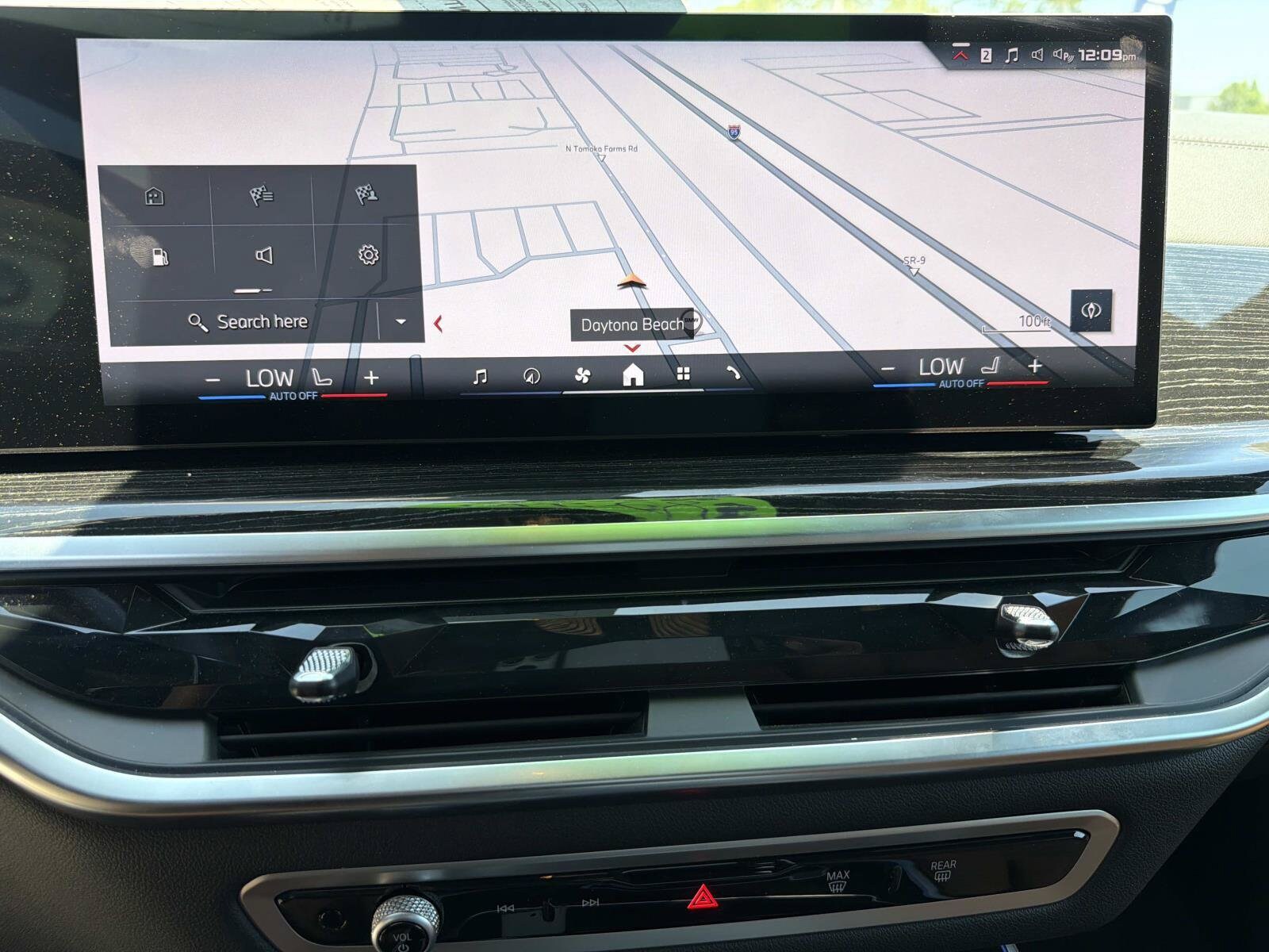 2025 BMW X5 M60i - Photo 27