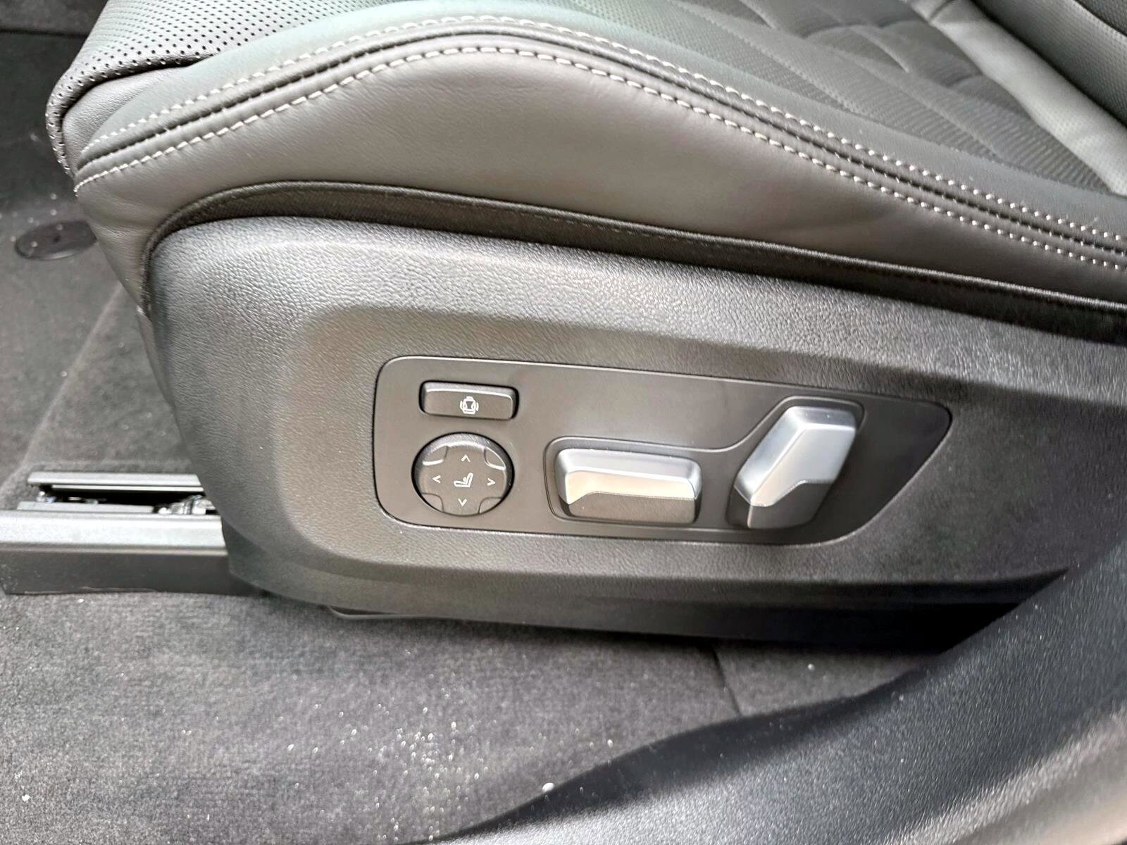 2026 BMW X5 50e - Photo 18