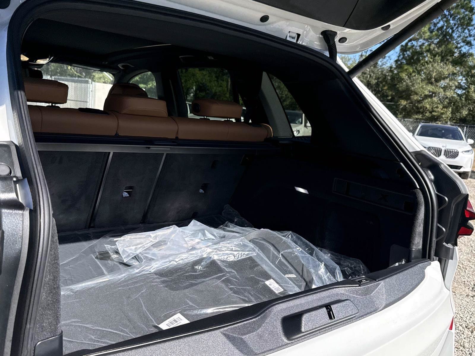 2026 BMW X5 M60i - Photo 11
