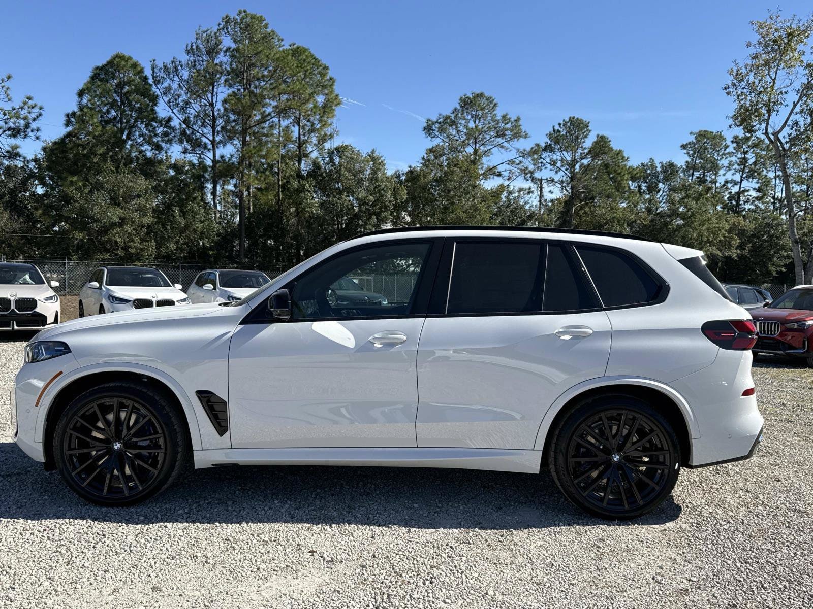 2026 BMW X5 M60i - Photo 6