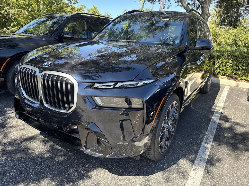 New 2026 BMW X7 xDrive40i xDrive40i Sports Activity Vehicle
