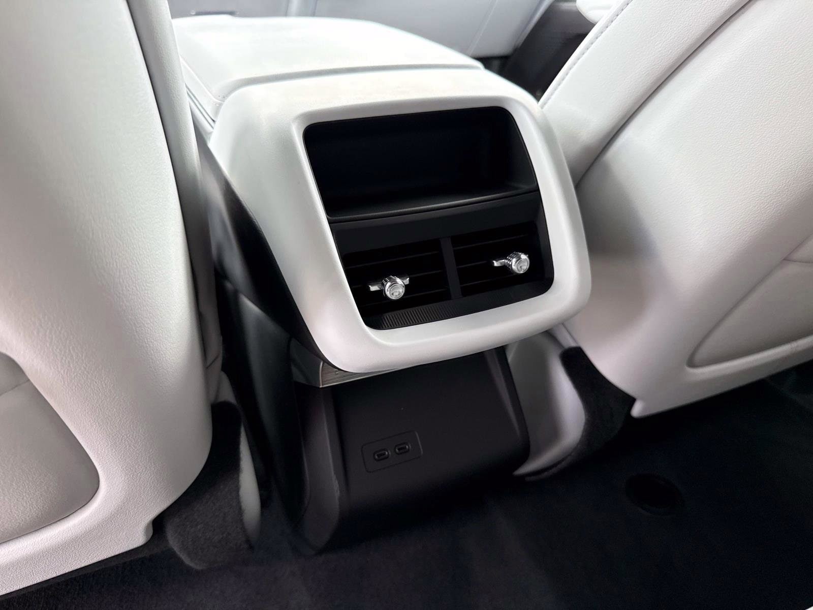 2024 Cadillac LYRIQ Luxury 1 - Photo 16