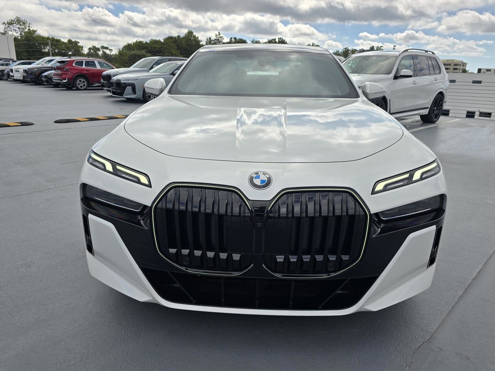 2025 Bmw 760i xDrive photo 2