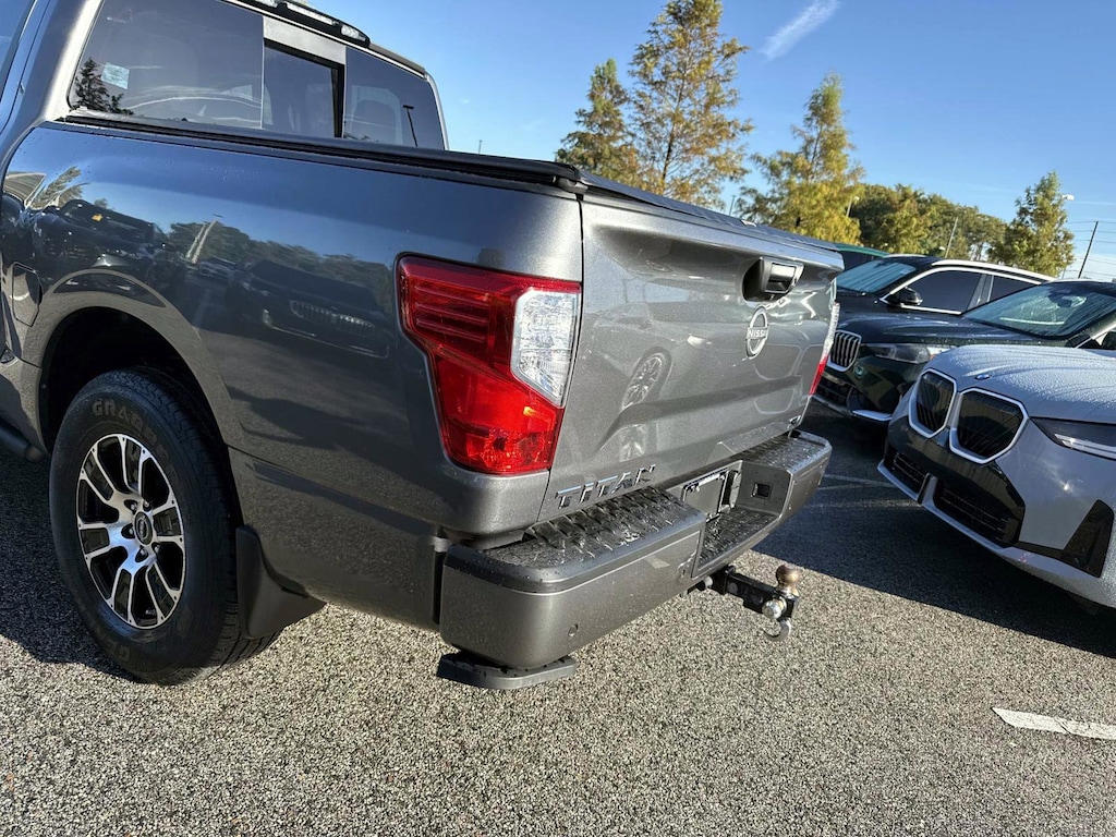 Used 2023 Nissan Titan SV Truck Crew Cab