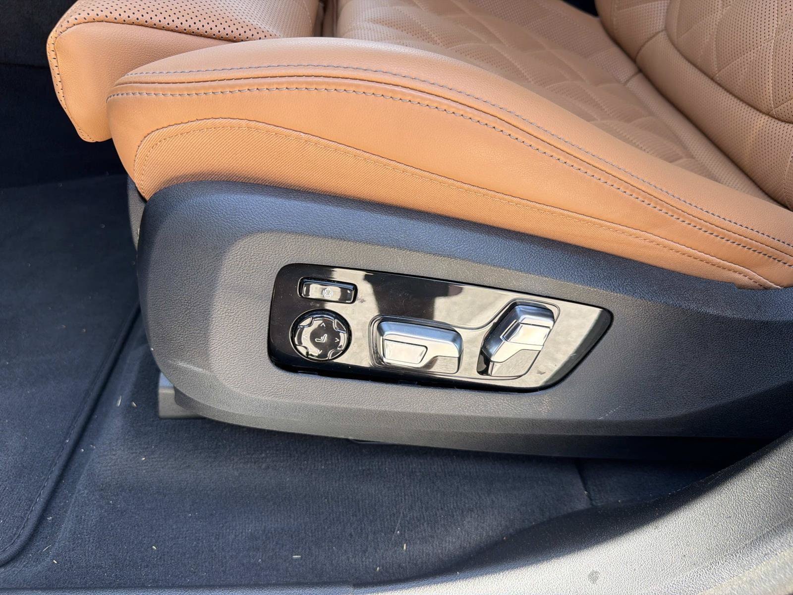 2025 BMW X5 M60i - Photo 9