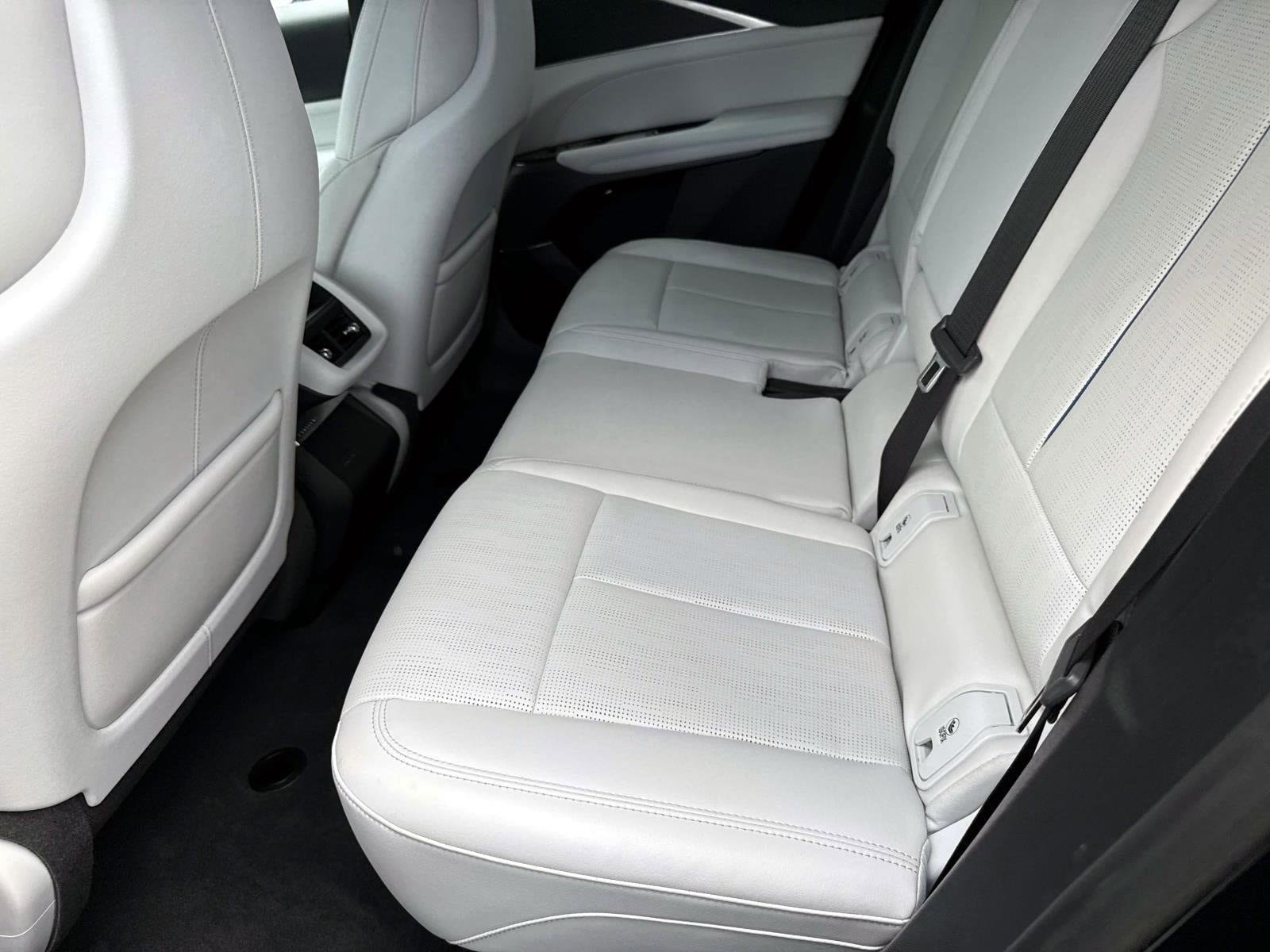 2024 Cadillac LYRIQ Luxury 1 - Photo 14