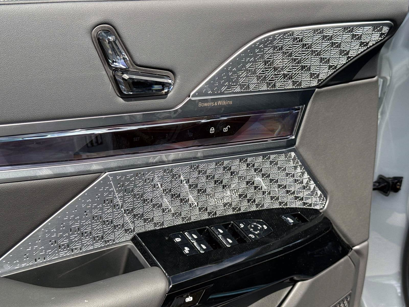 2025 BMW 7 Series 760i - Photo 17