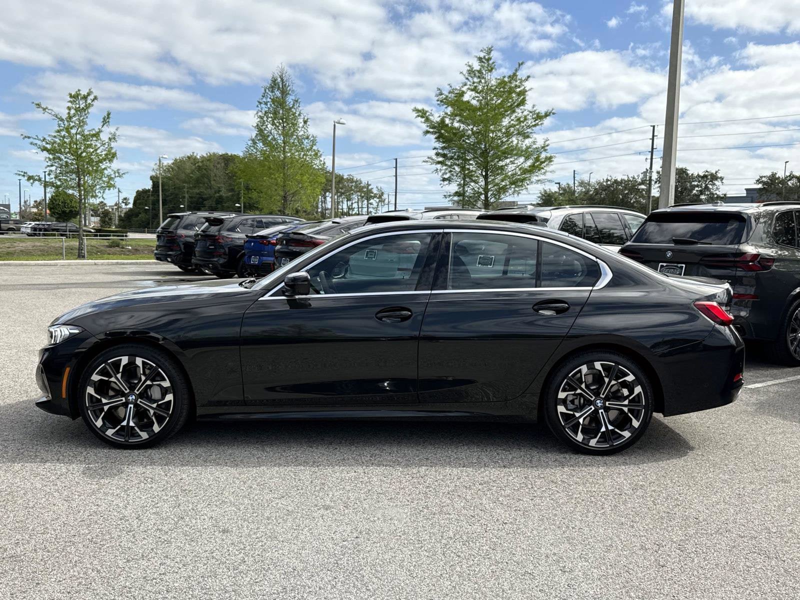 2025 BMW 3 Series 330i - Photo 6