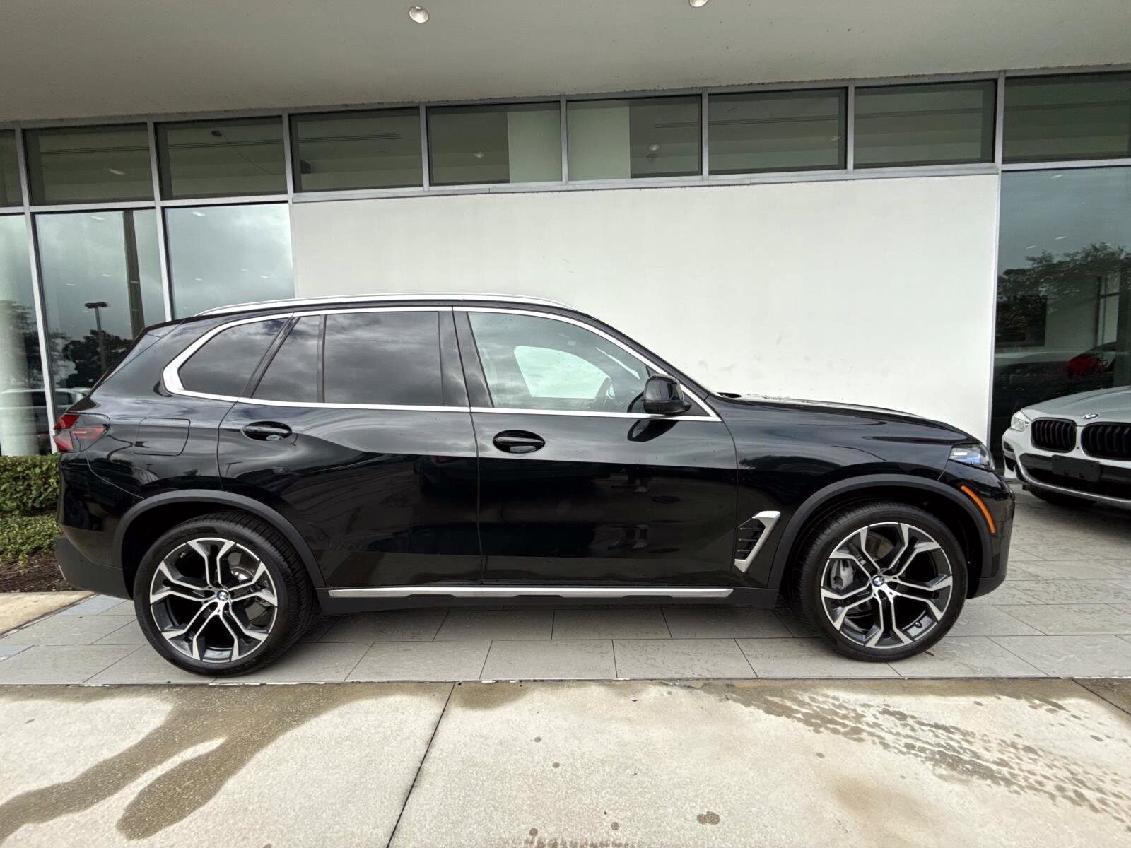 2025 Bmw X5 xDrive40i photo 2