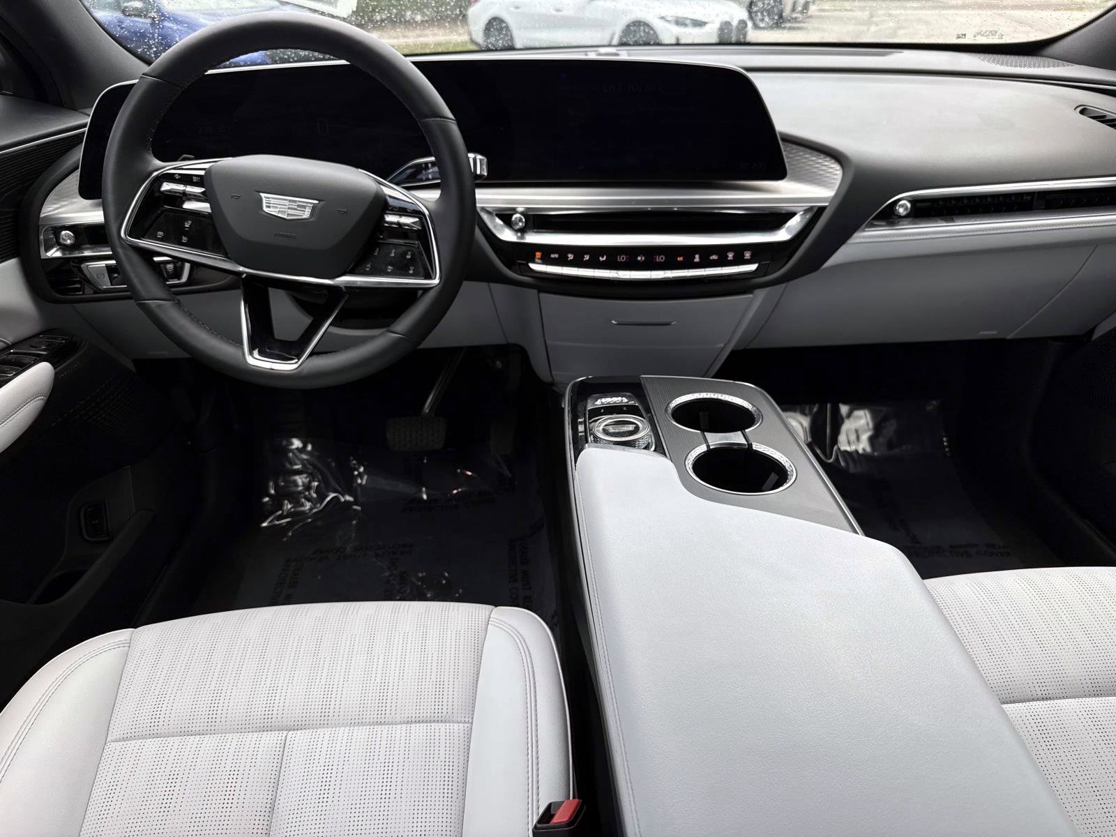 2024 Cadillac LYRIQ Luxury 1 - Photo 17