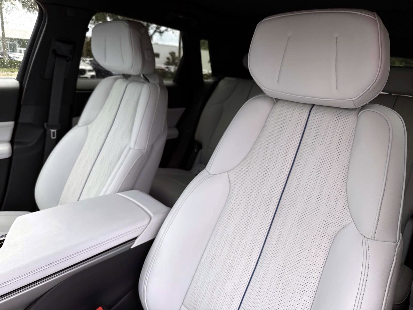 2024 Cadillac LYRIQ Luxury 1 - Photo 21