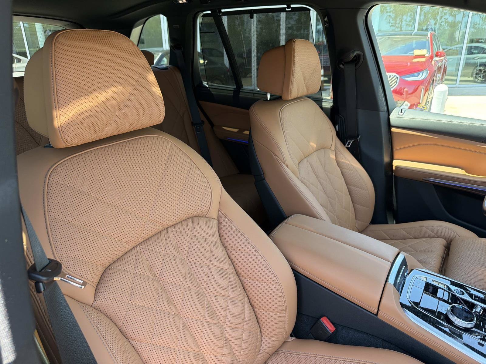 2025 BMW X5 M60i - Photo 14