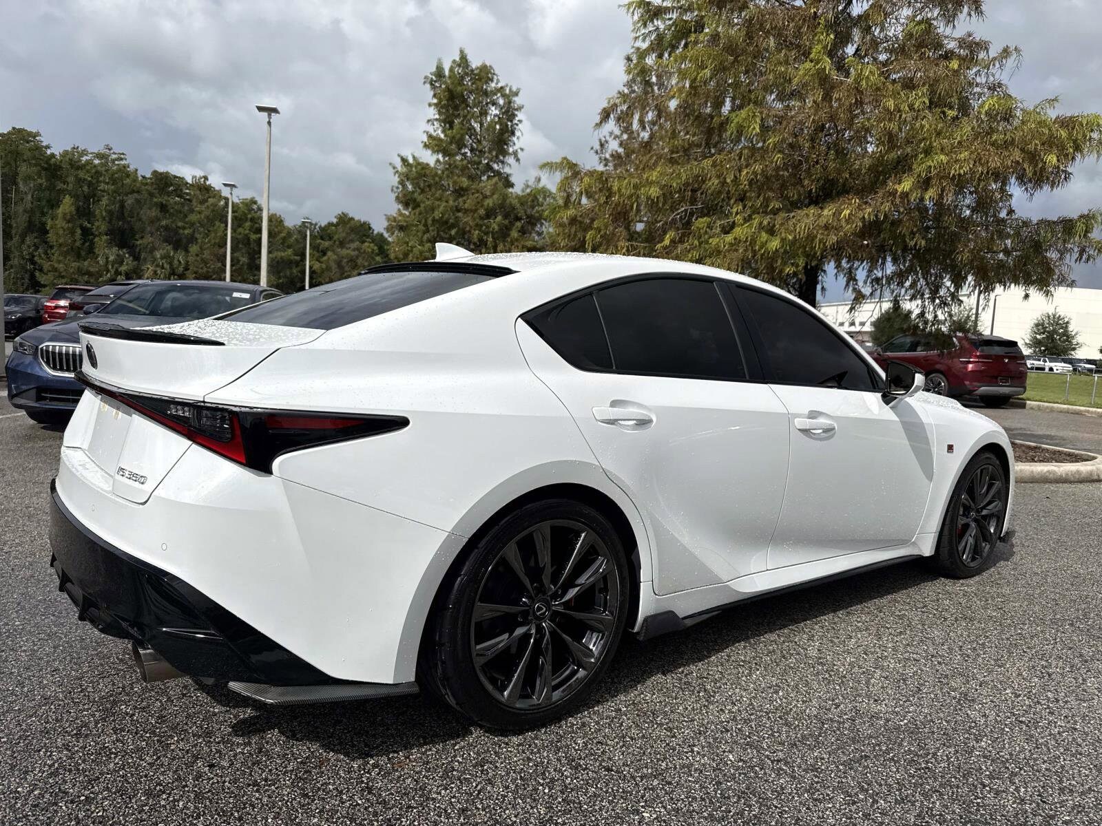 2023 Lexus IS 350 F SPORT photo 3