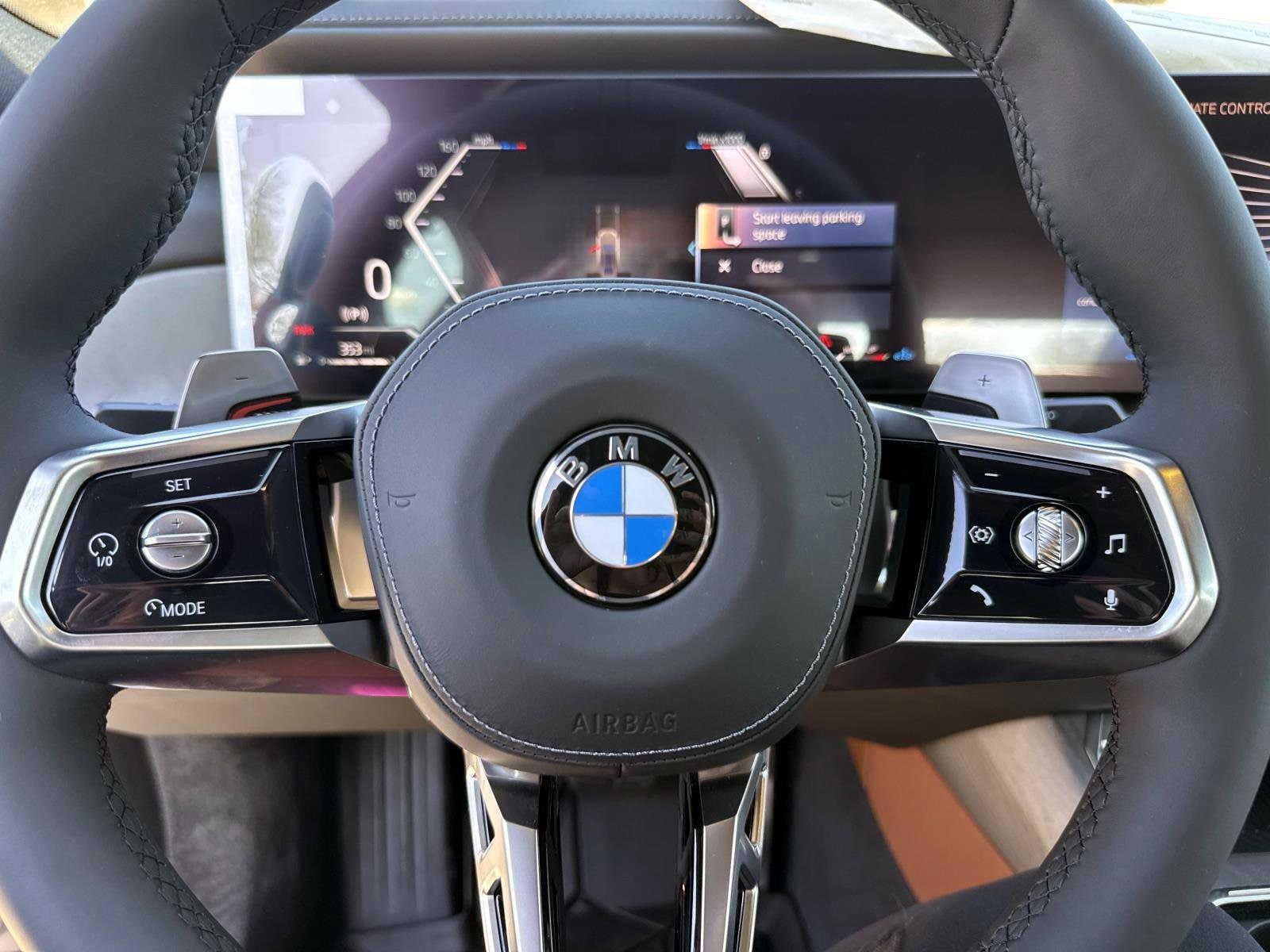 2025 BMW 7 Series 760i - Photo 32