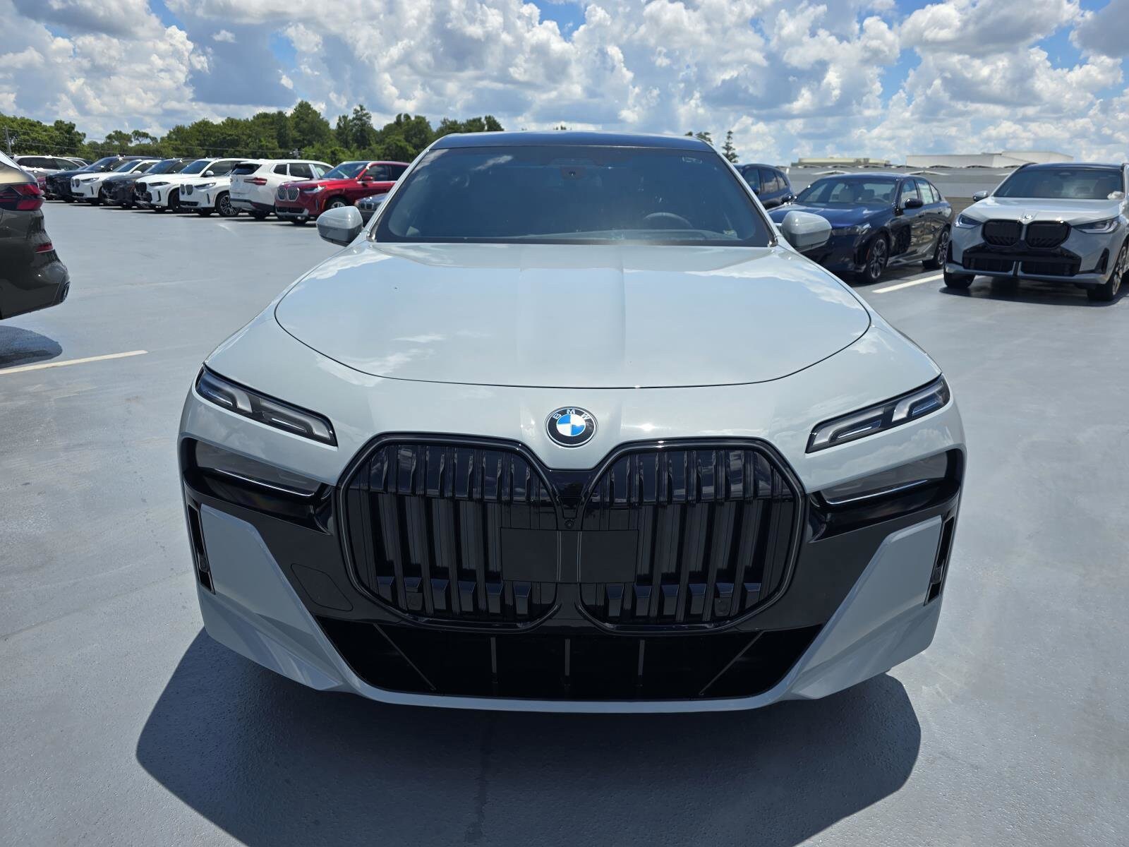2025 Bmw 760i xDrive photo 2