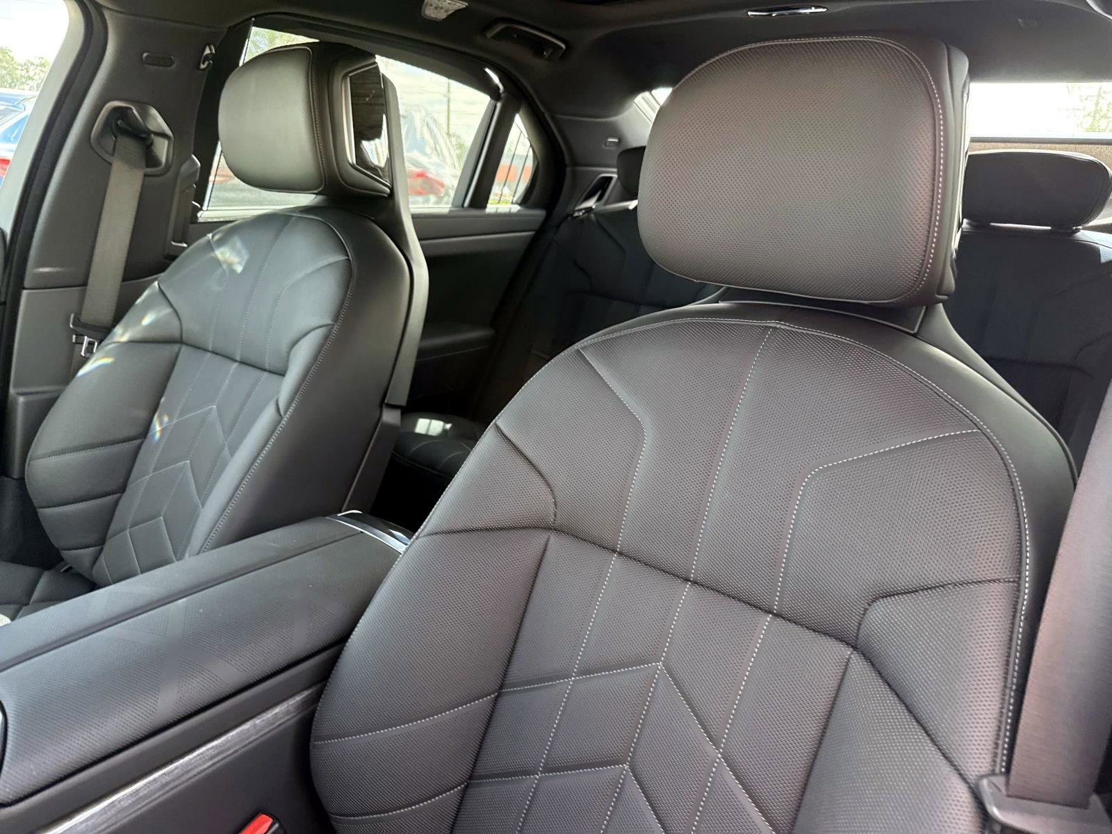 2025 BMW 7 Series 760i - Photo 19