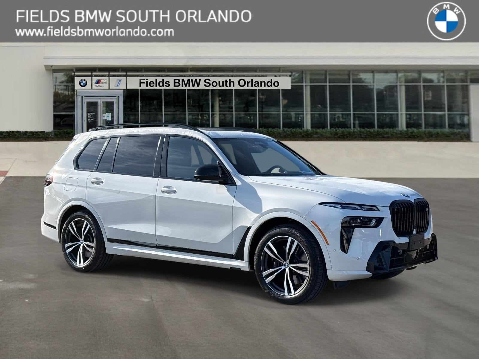 2023 BMW X7 M60i's photo