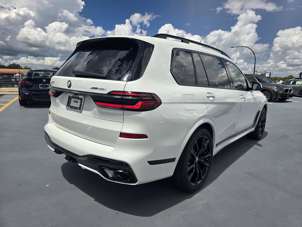 New 2027 BMW X7 xDrive40i xDrive40i Sports Activity Vehicle