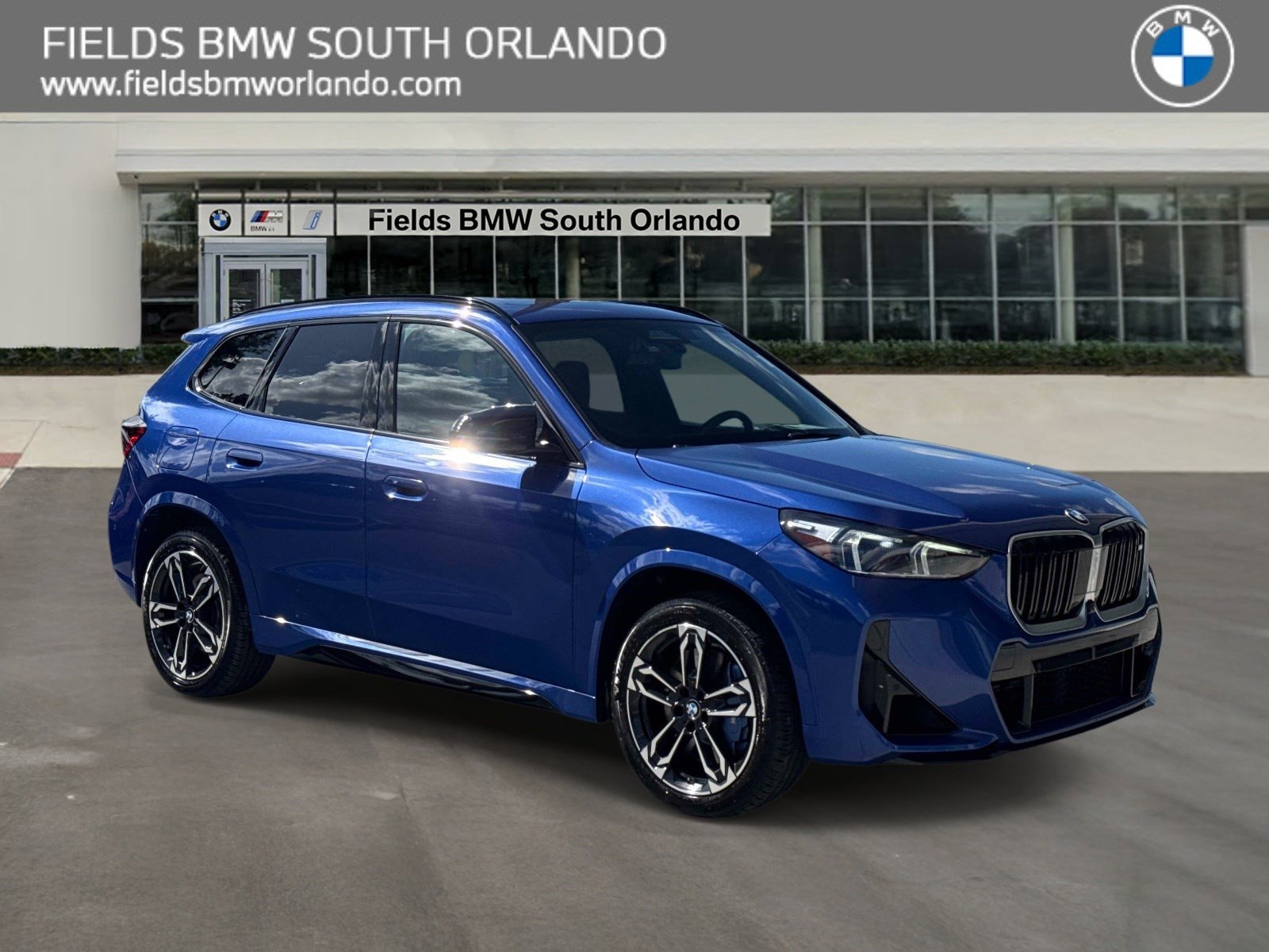 2025 BMW X1's photo