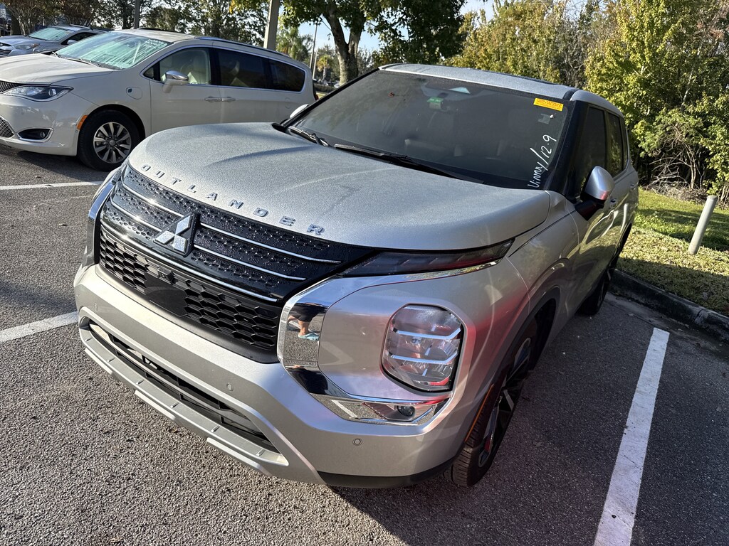 Used 2024 Mitsubishi Outlander SE SUV
