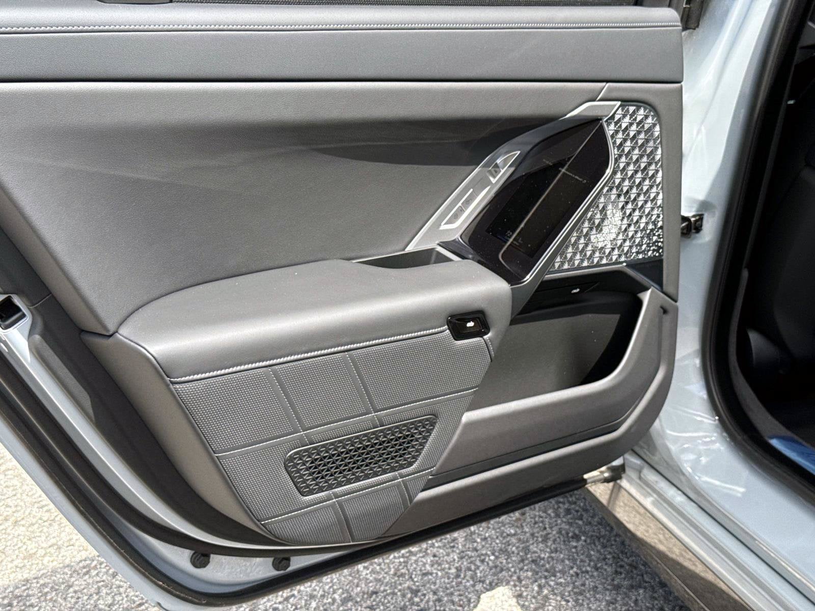 2025 BMW 7 Series 760i - Photo 11