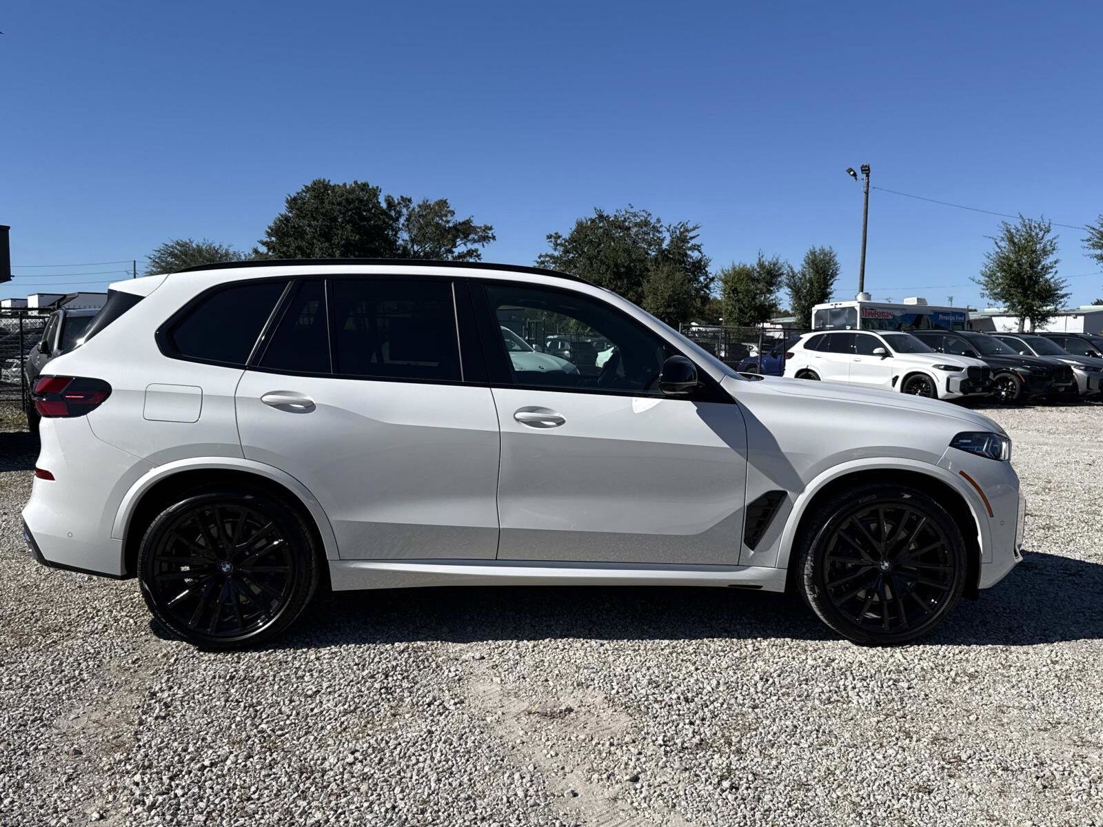 2026 Bmw X5 M60i photo 2