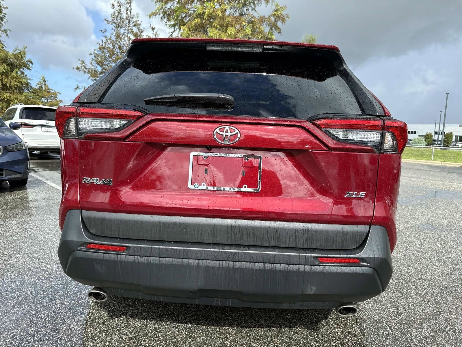 2021 Toyota RAV4 XLE Premium photo 4