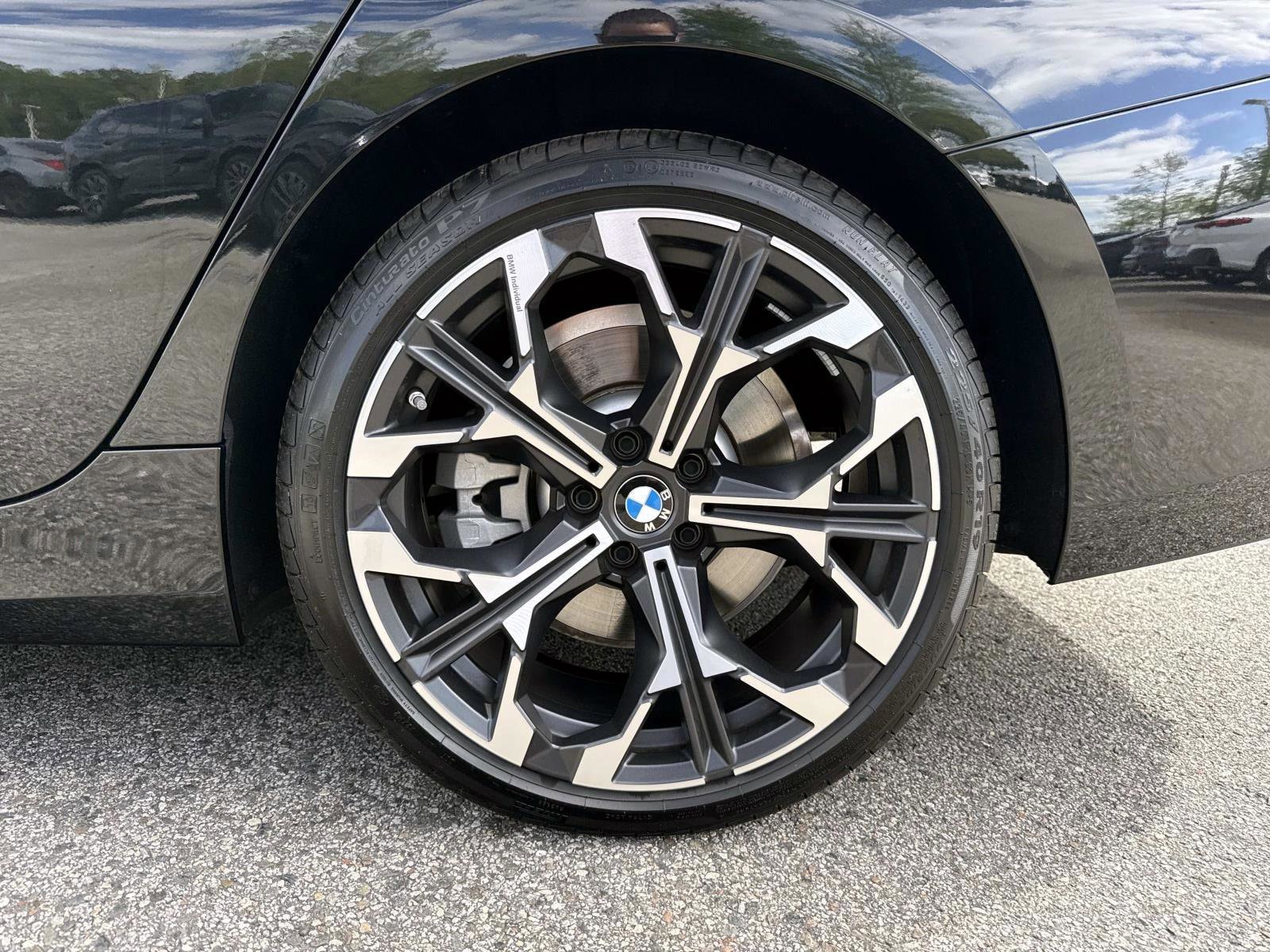 2025 BMW 3 Series 330i - Photo 10