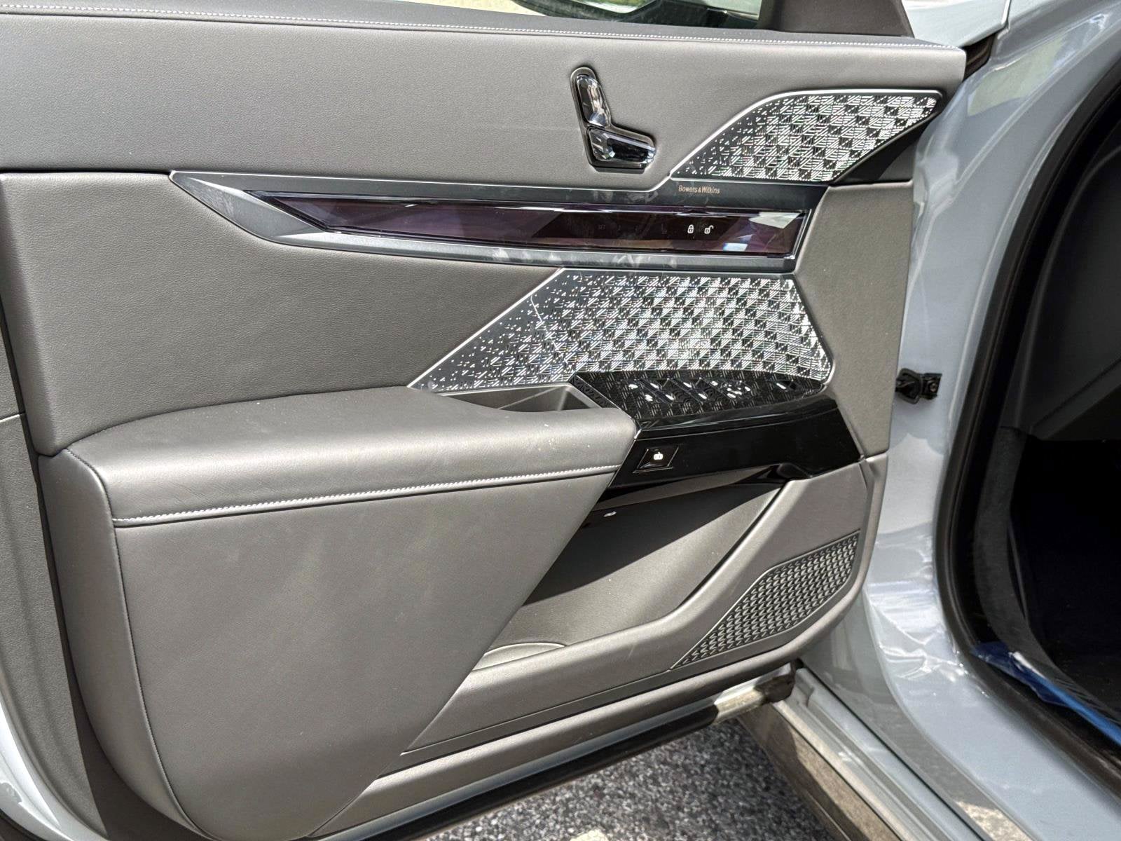 2025 BMW 7 Series 760i - Photo 16