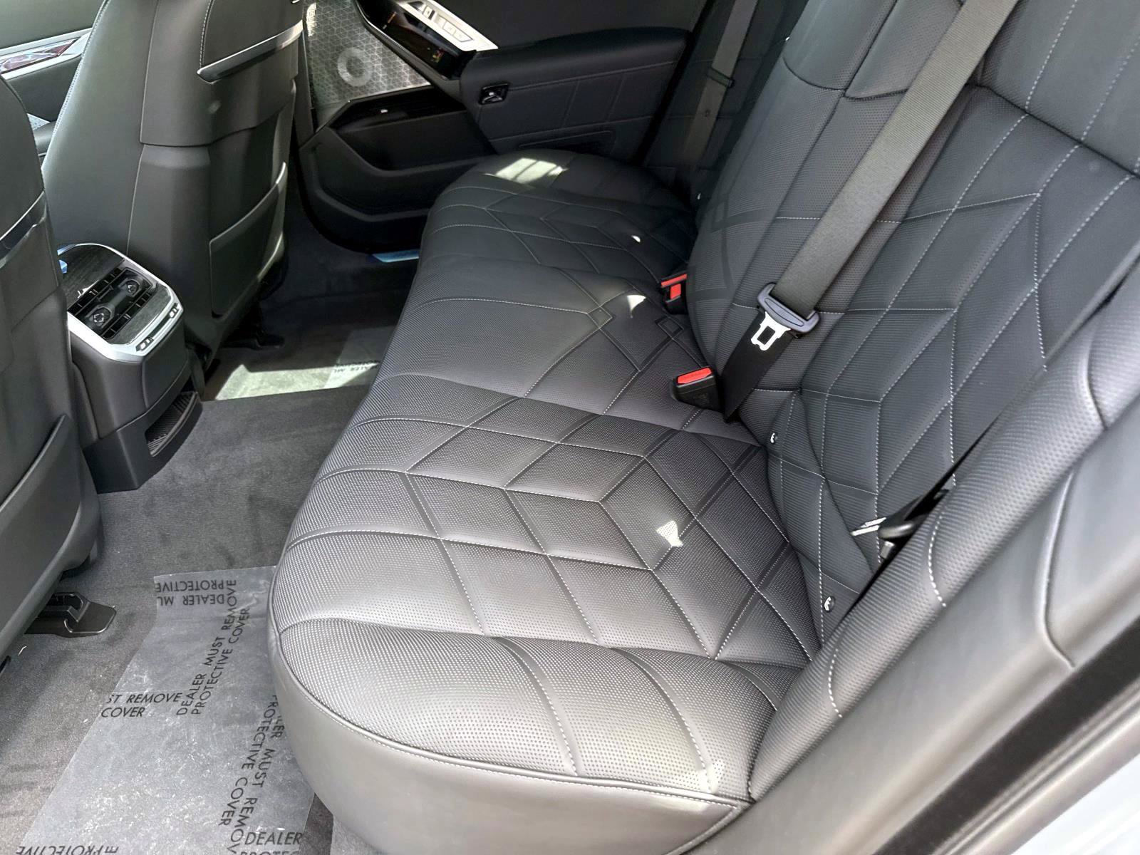 2025 BMW 7 Series 760i - Photo 12