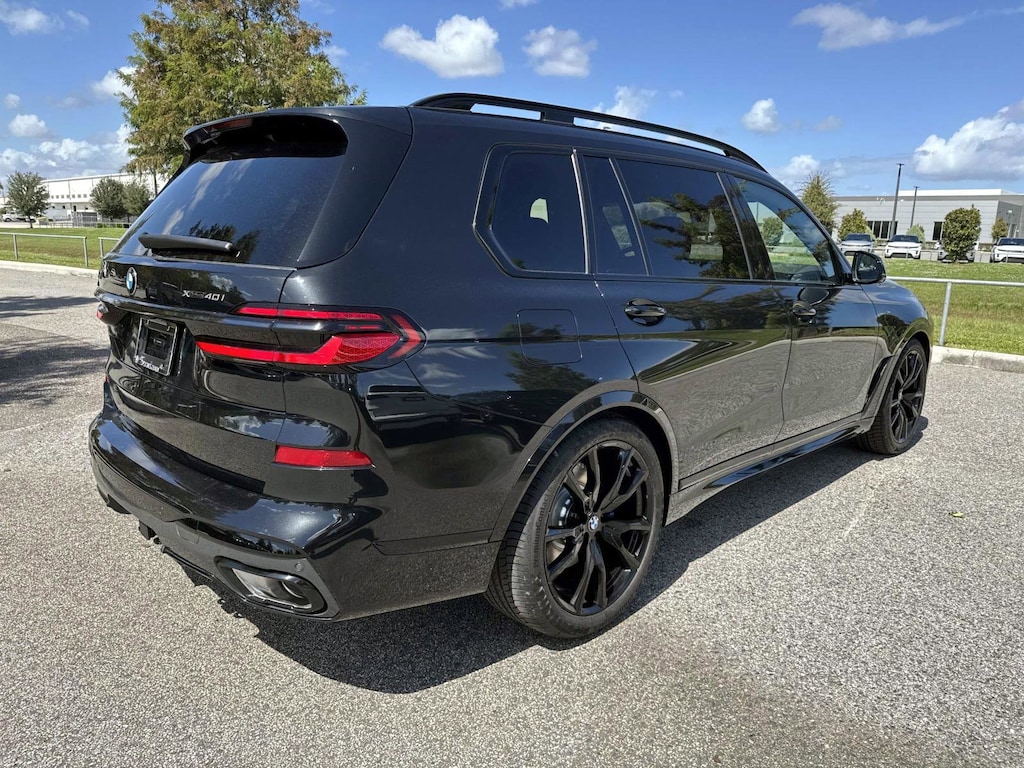 New 2026 BMW X7 xDrive40i xDrive40i Sports Activity Vehicle