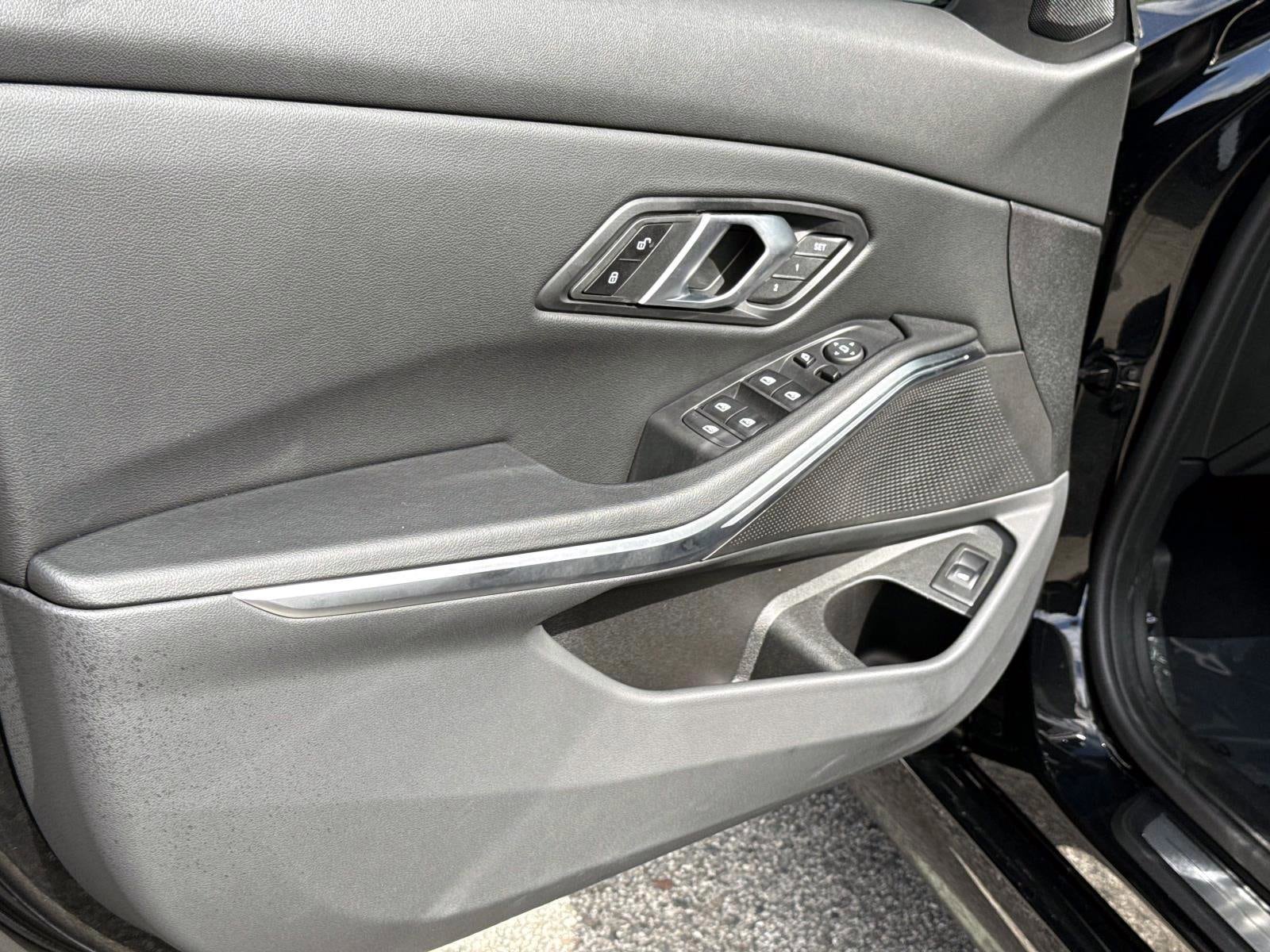 2025 BMW 3 Series 330i - Photo 16