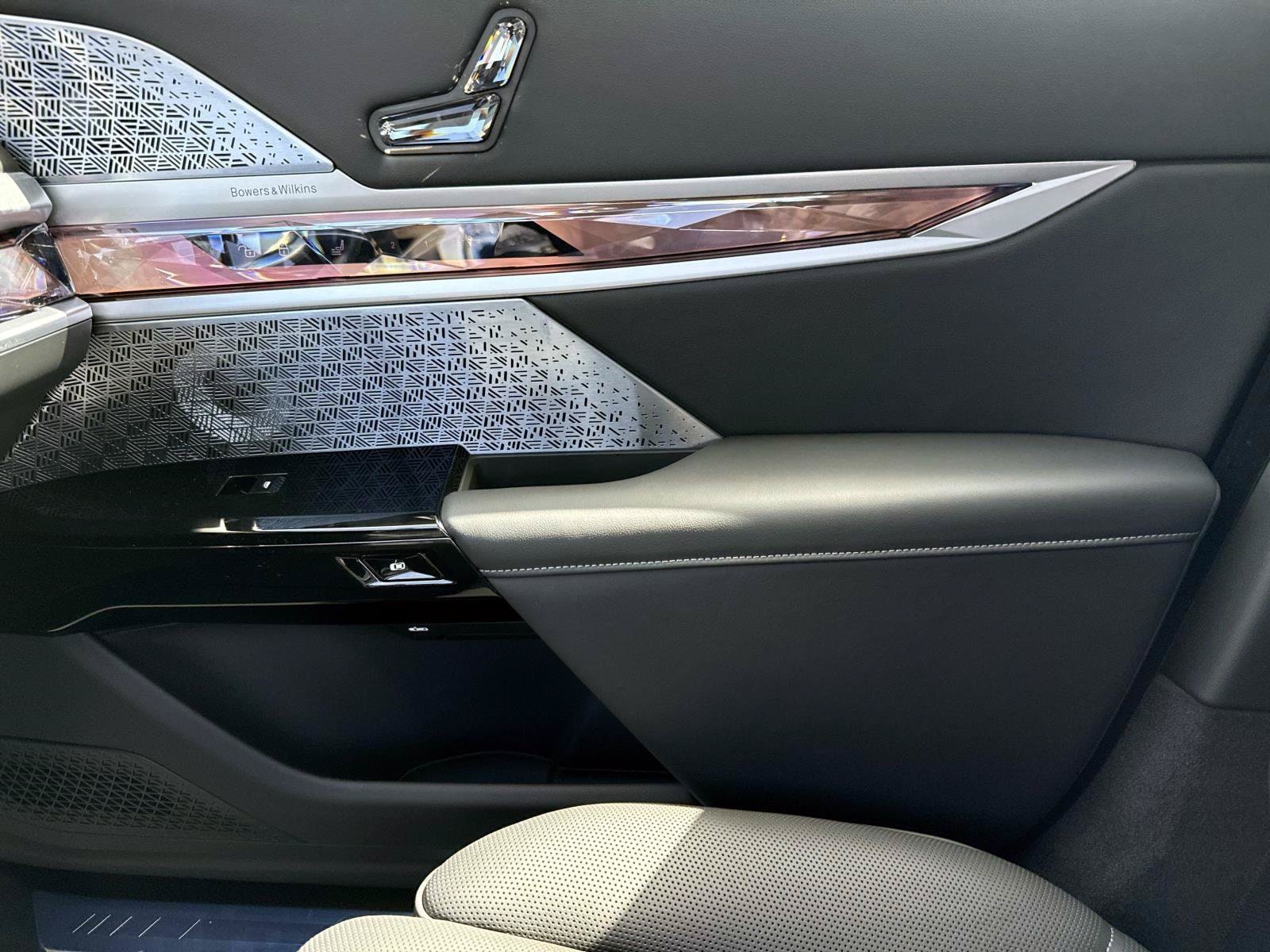 2025 BMW 7 Series 760i - Photo 22