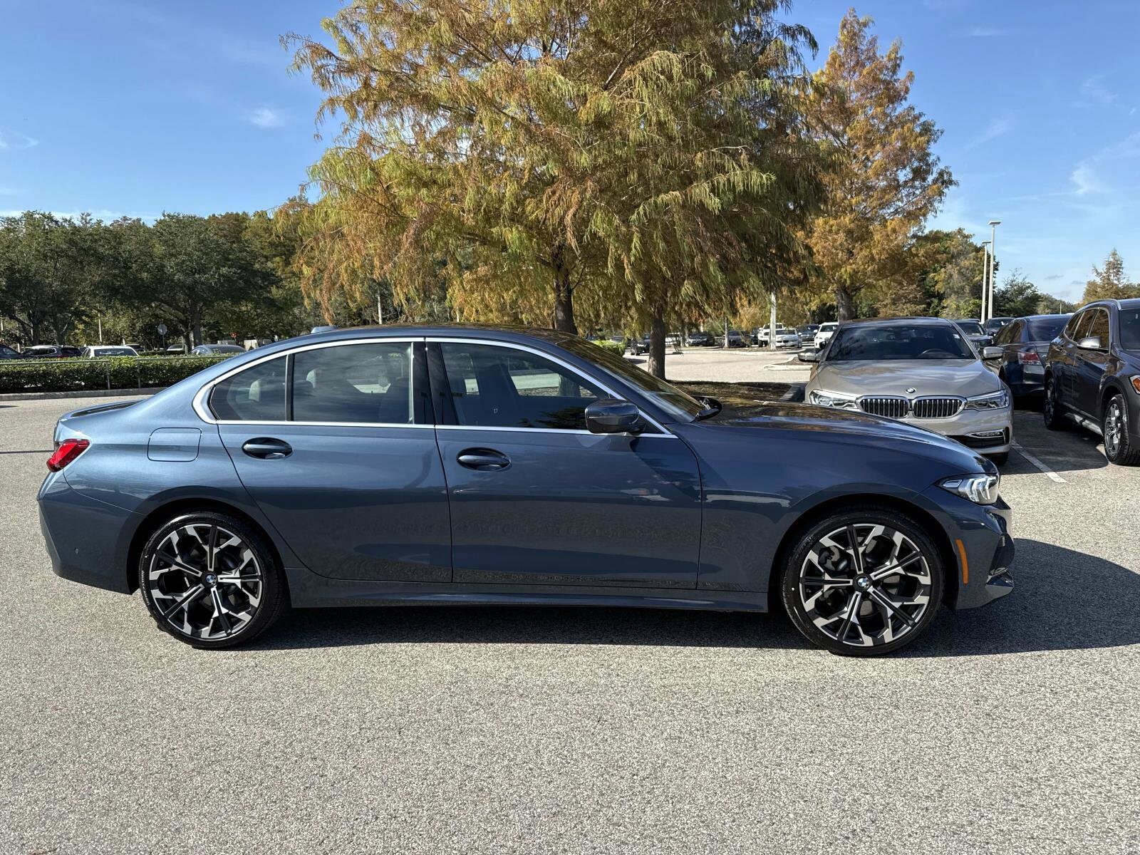 2025 Bmw 330i 3-Series photo 2