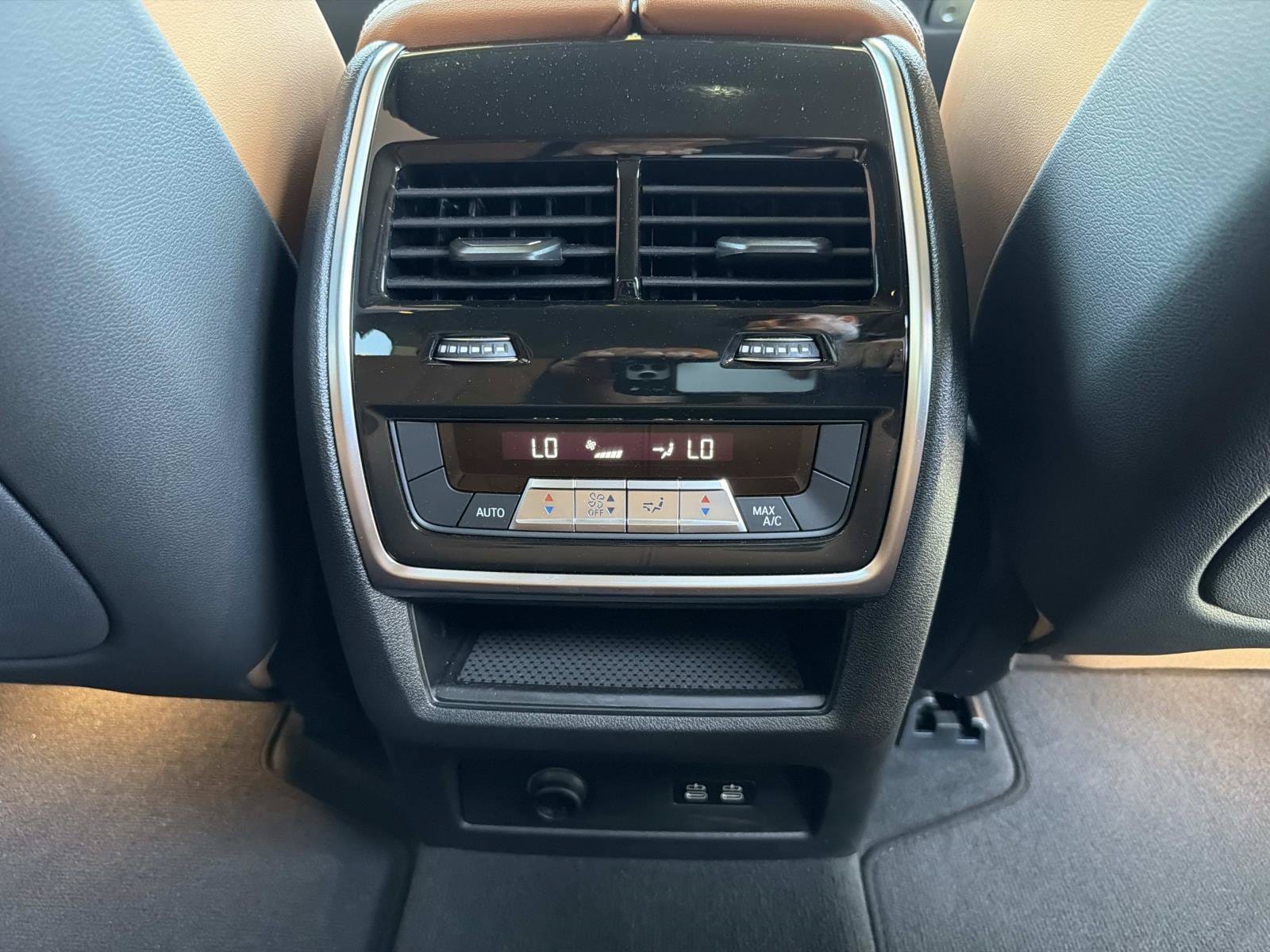 2025 BMW X5 M60i - Photo 18