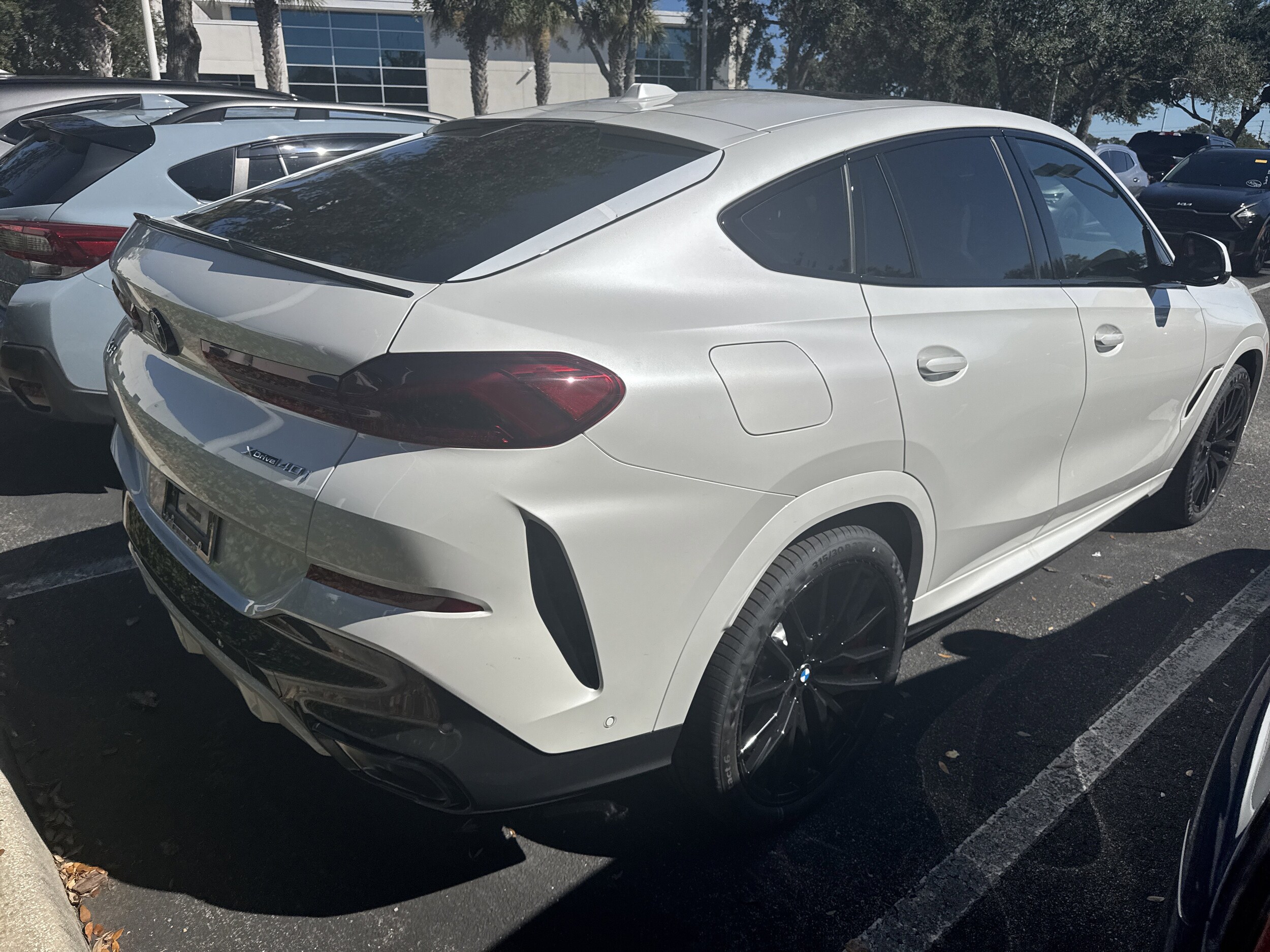 2026 Bmw X6 xDrive40i photo 2